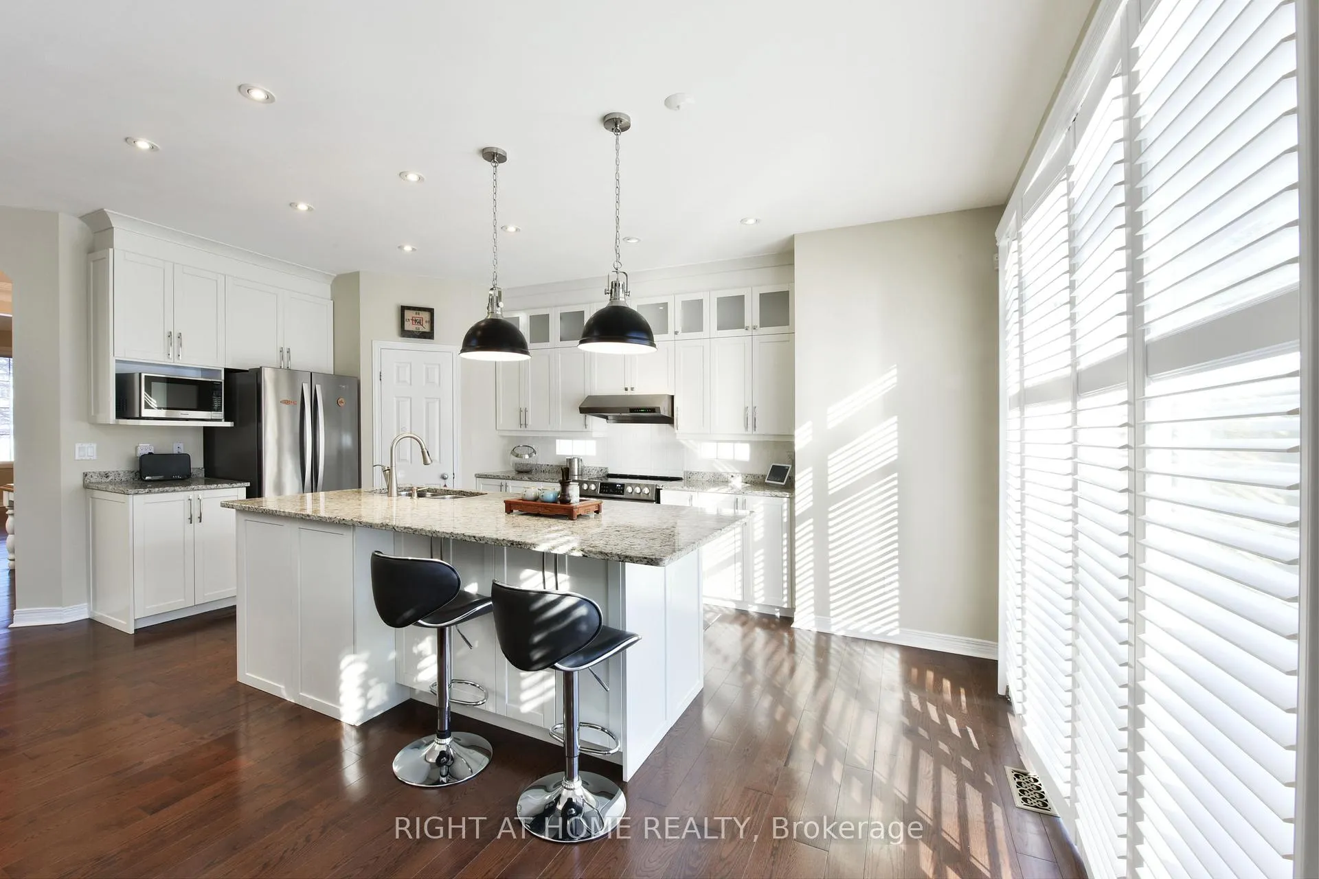 Photo 12 of 20 Evanshen Crescent, Ottawa, Kanata - Kanata Lakes/Heritage Hills — HOMEH
