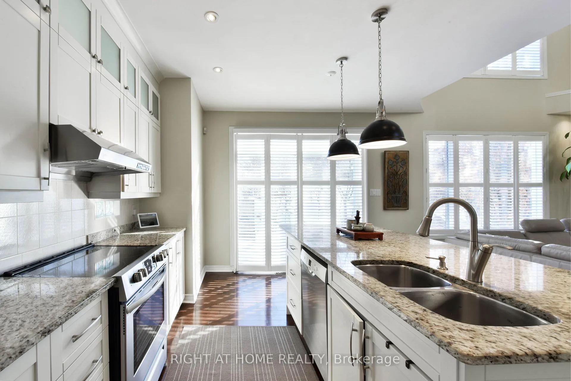 Photo 15 of 20 Evanshen Crescent, Ottawa, Kanata - Kanata Lakes/Heritage Hills — HOMEH
