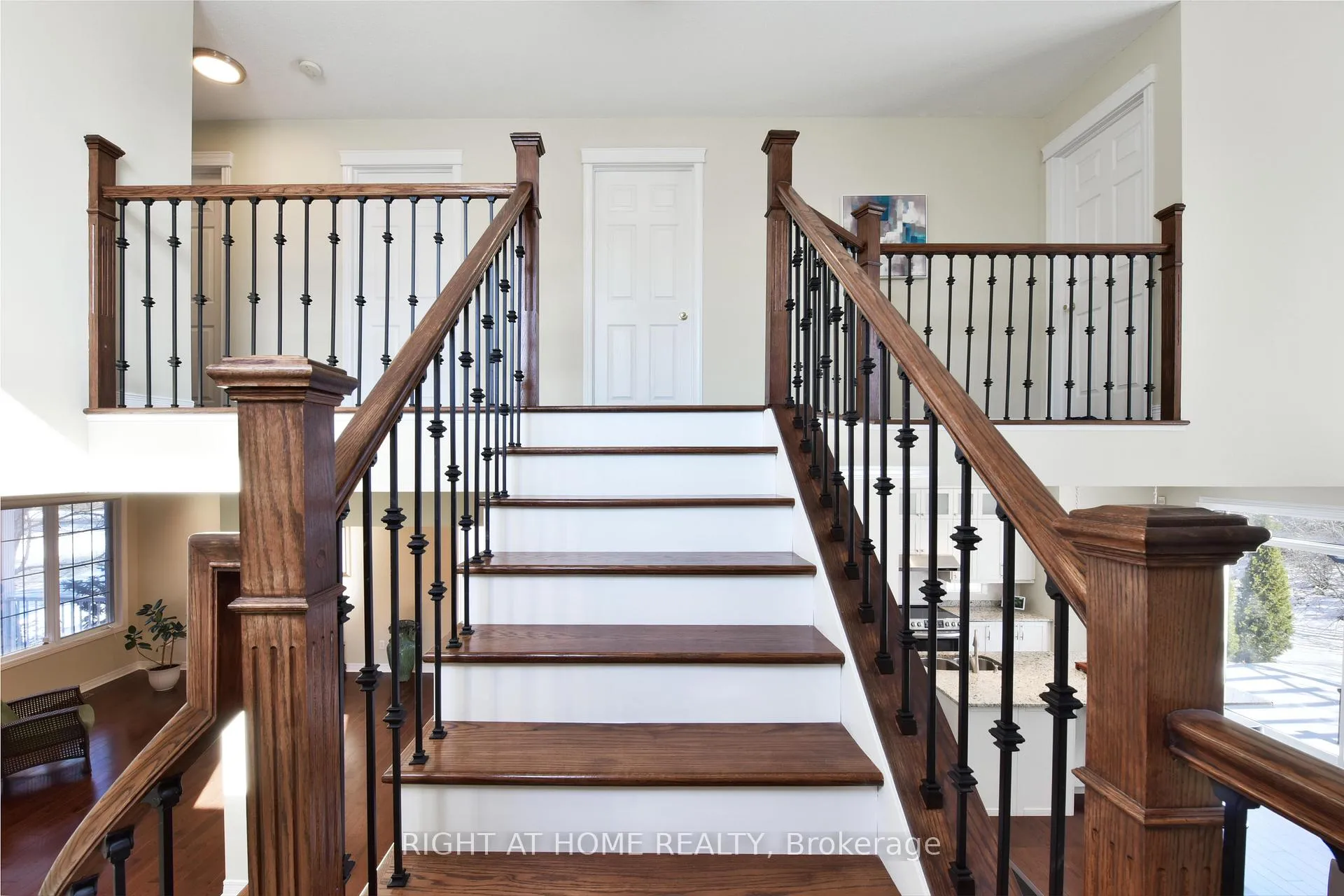 Photo 25 of 20 Evanshen Crescent, Ottawa, Kanata - Kanata Lakes/Heritage Hills — HOMEH