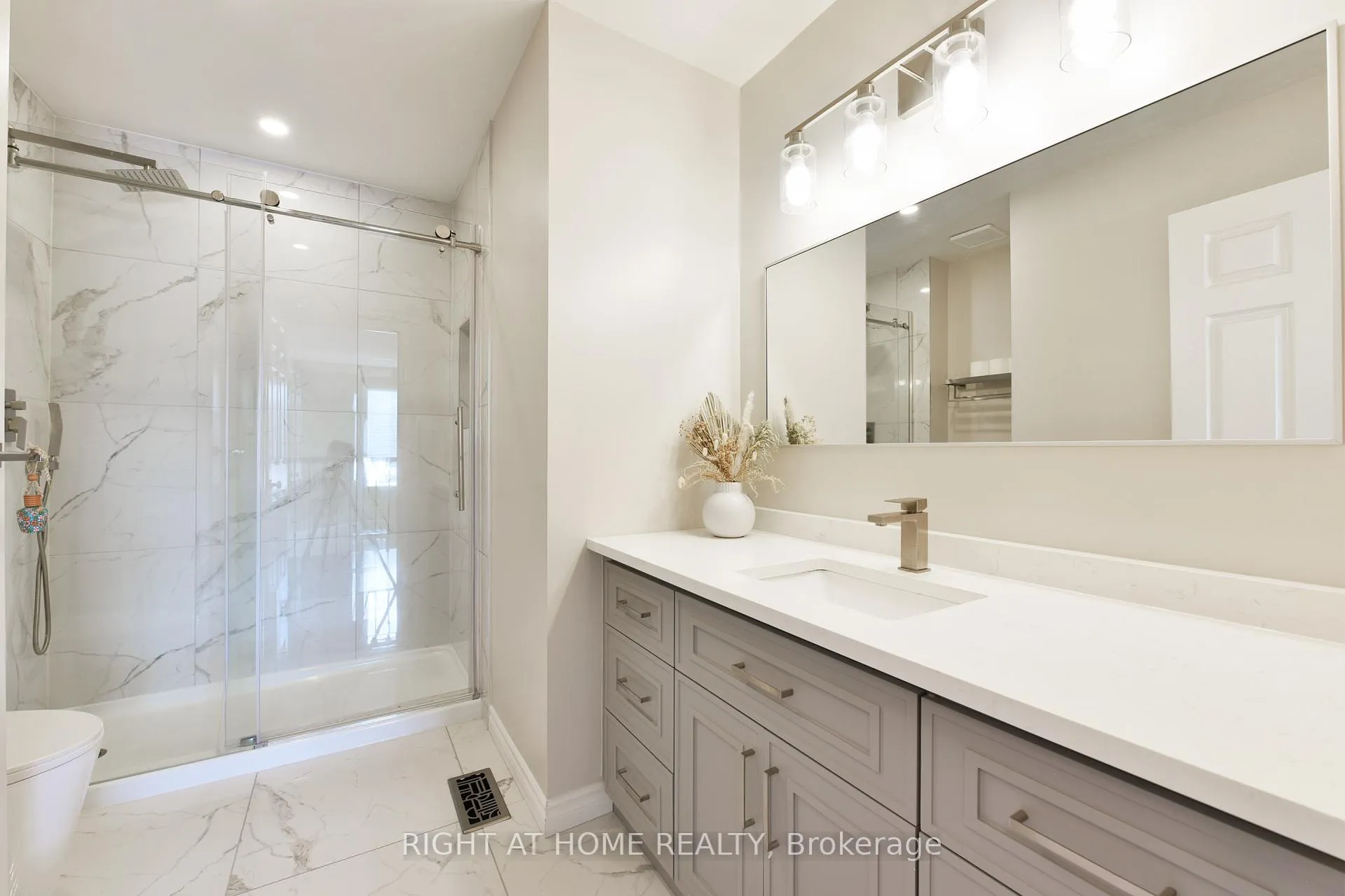 Photo 41 of 20 Evanshen Crescent, Ottawa, Kanata - Kanata Lakes/Heritage Hills — HOMEH