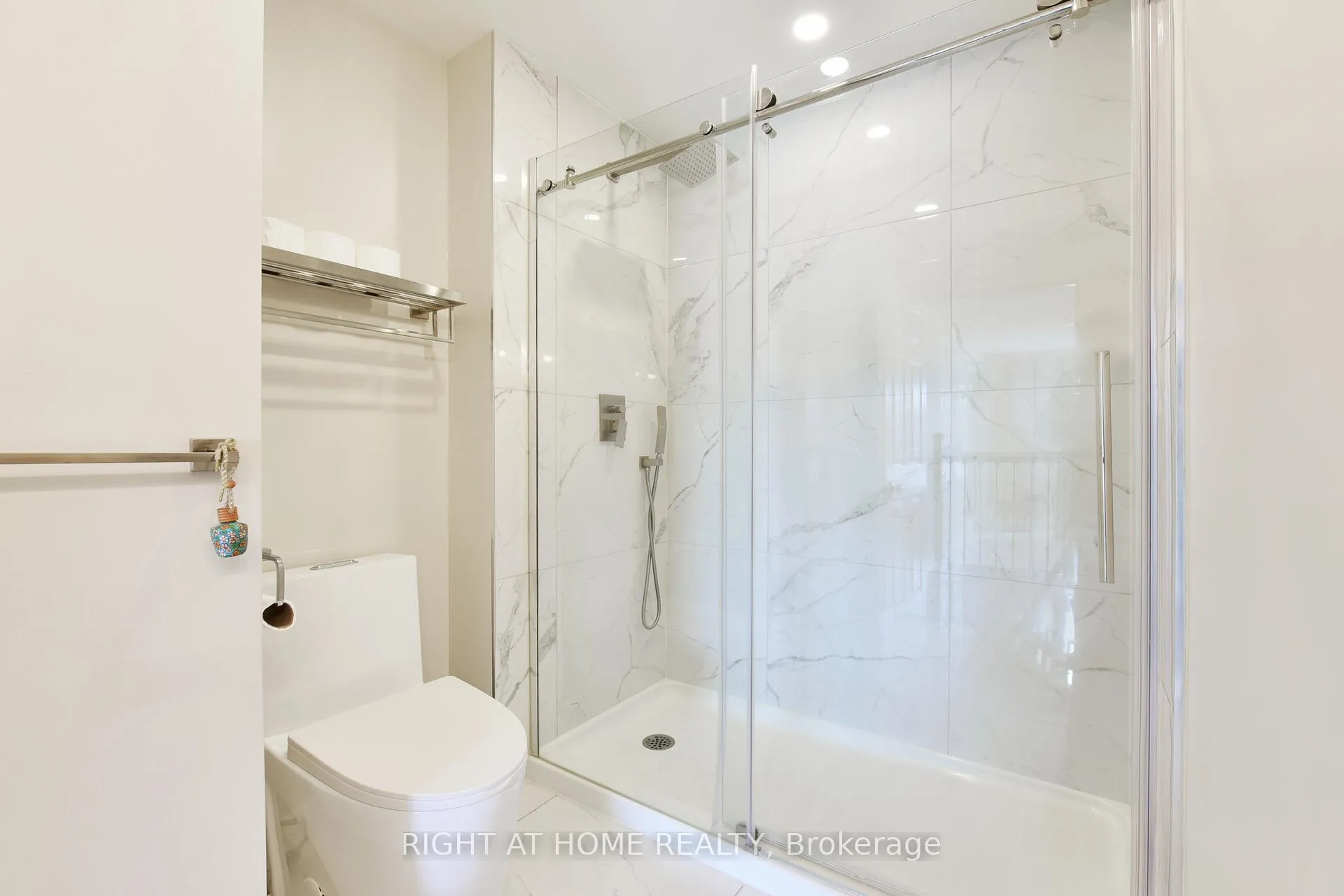 Photo 42 of 20 Evanshen Crescent, Ottawa, Kanata - Kanata Lakes/Heritage Hills — HOMEH