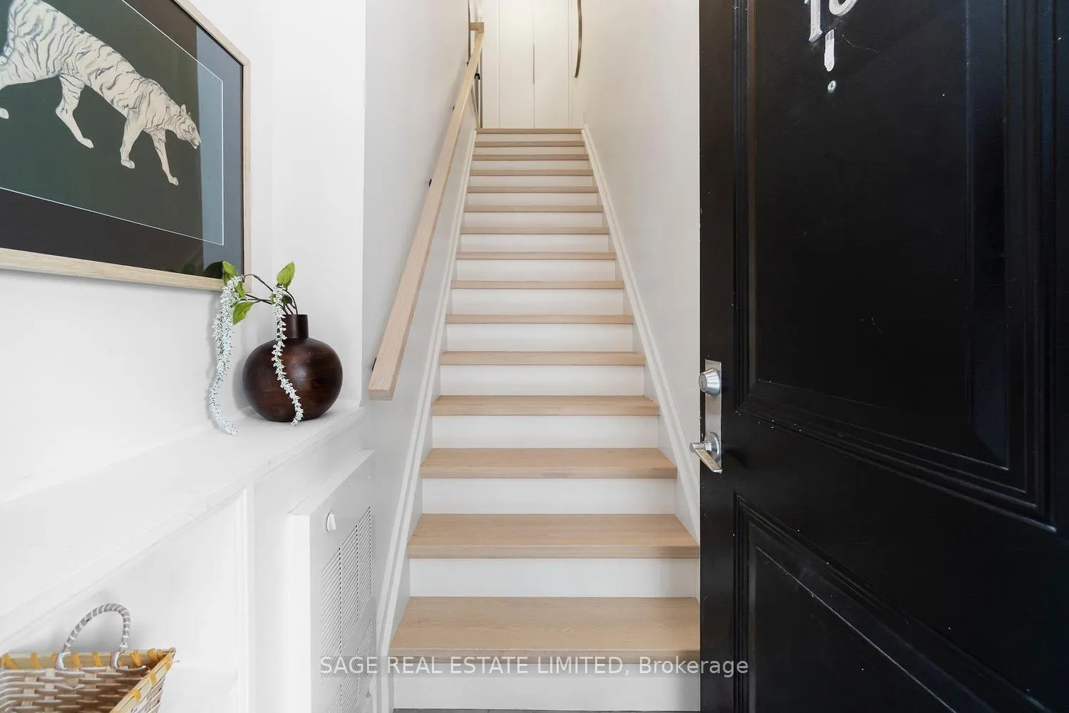 Photo 2 of Unit 18, 10 Carnation Avenue, Etobicoke, Long Branch — HOMEH