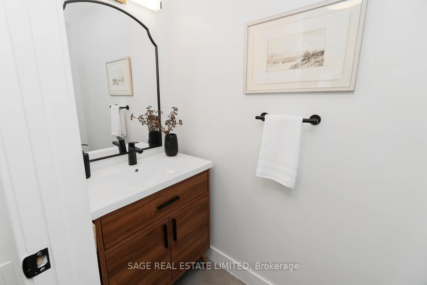 Photo 9 of Unit 18, 10 Carnation Avenue, Etobicoke, Long Branch — HOMEH