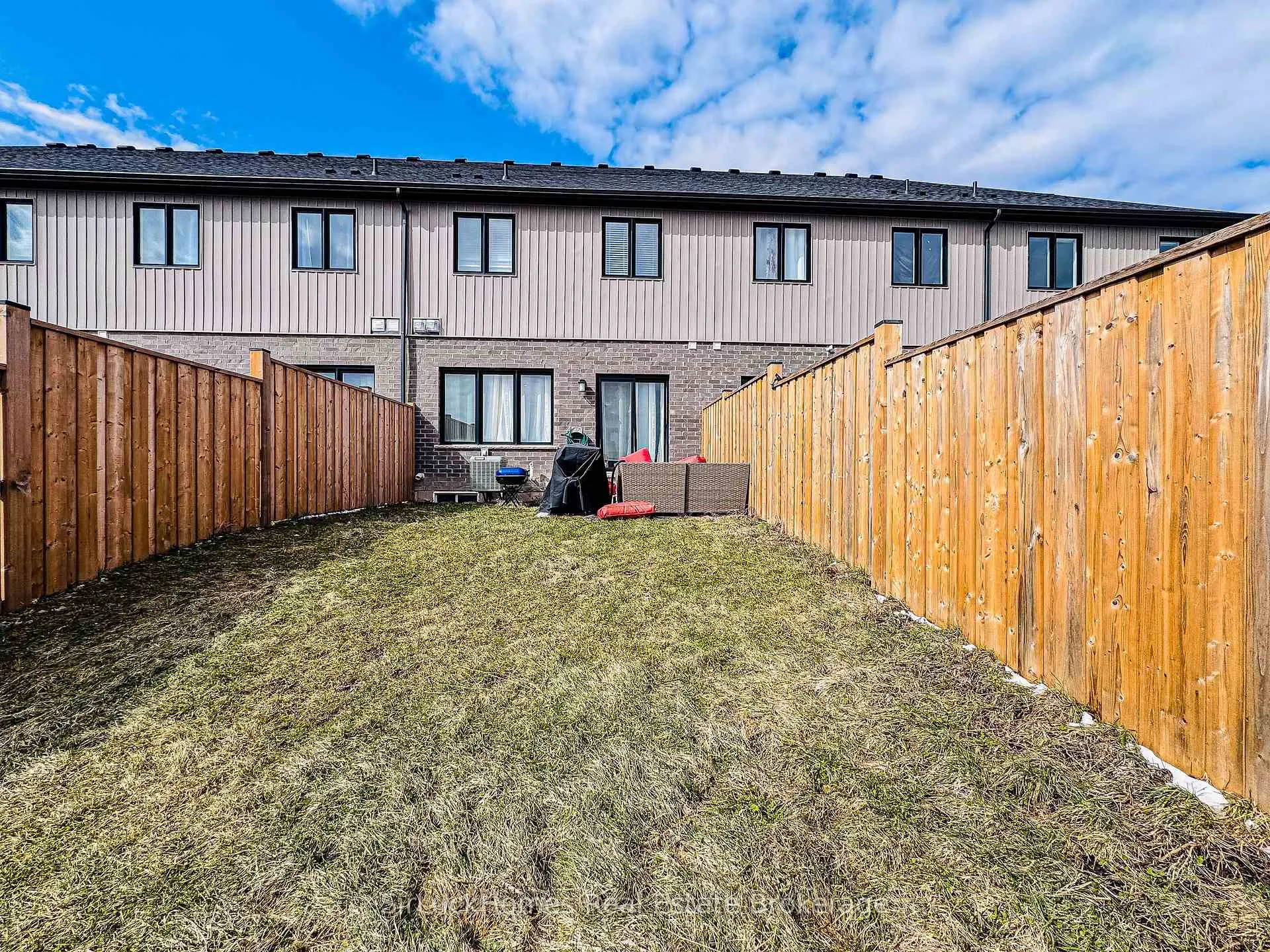 Photo 19 of 6 Spring Crest Way, Thorold, Rolling Meadows — HOMEH
