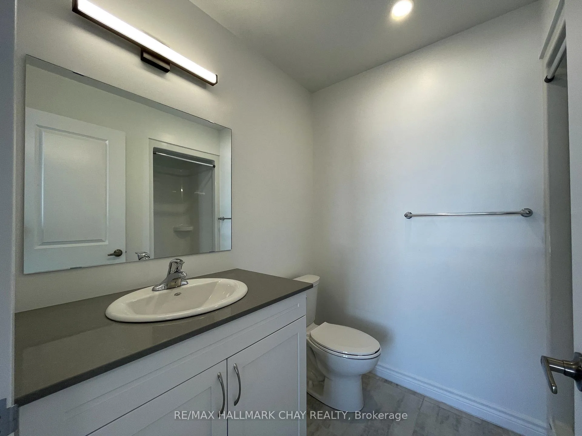Photo 16 of Unit 709, 30 Hanmer Street W, Barrie, West Bayfield — HOMEH