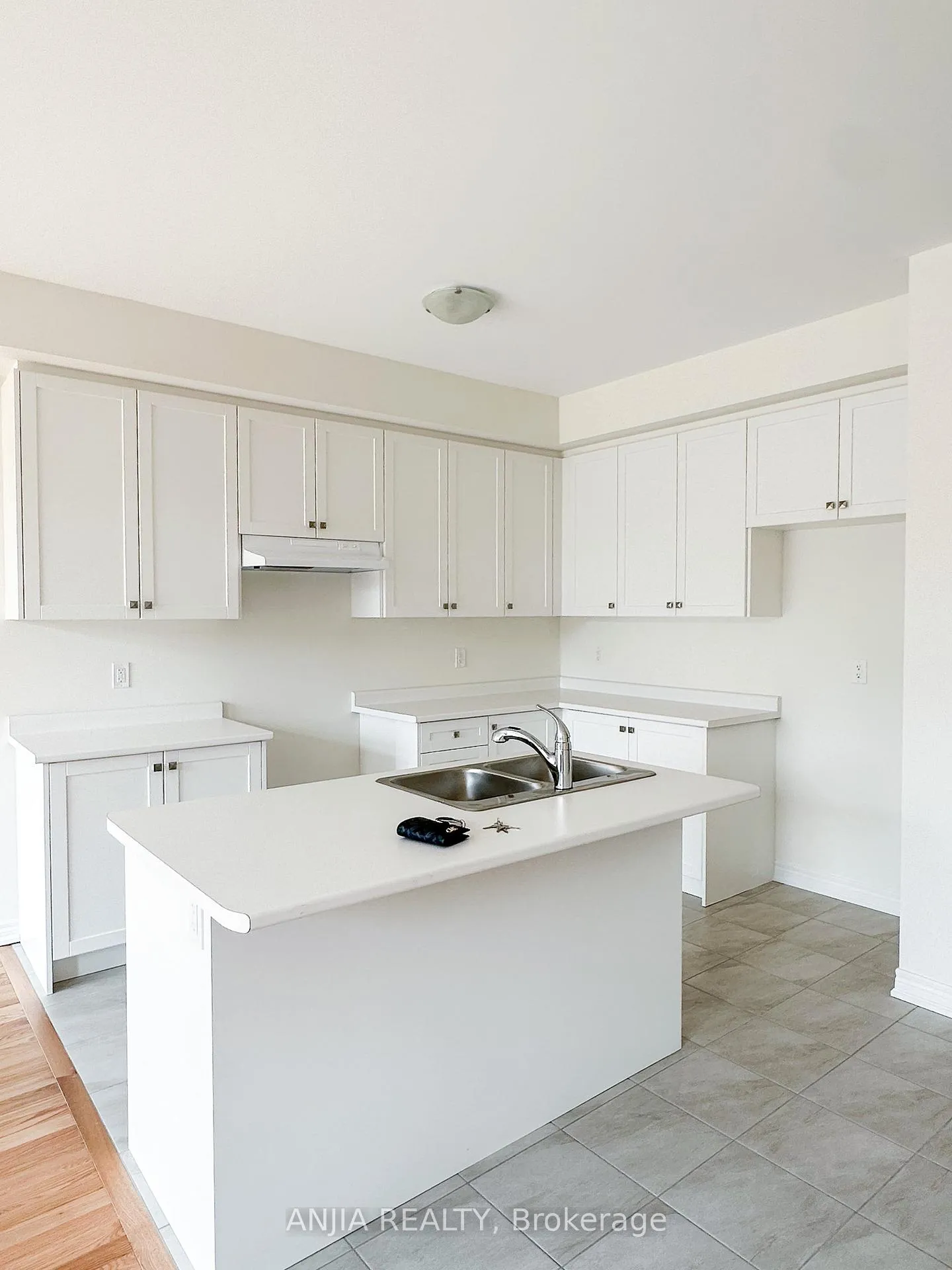 Photo 5 of 2876 Albatross Way, Pickering, Rural Pickering — HOMEH
