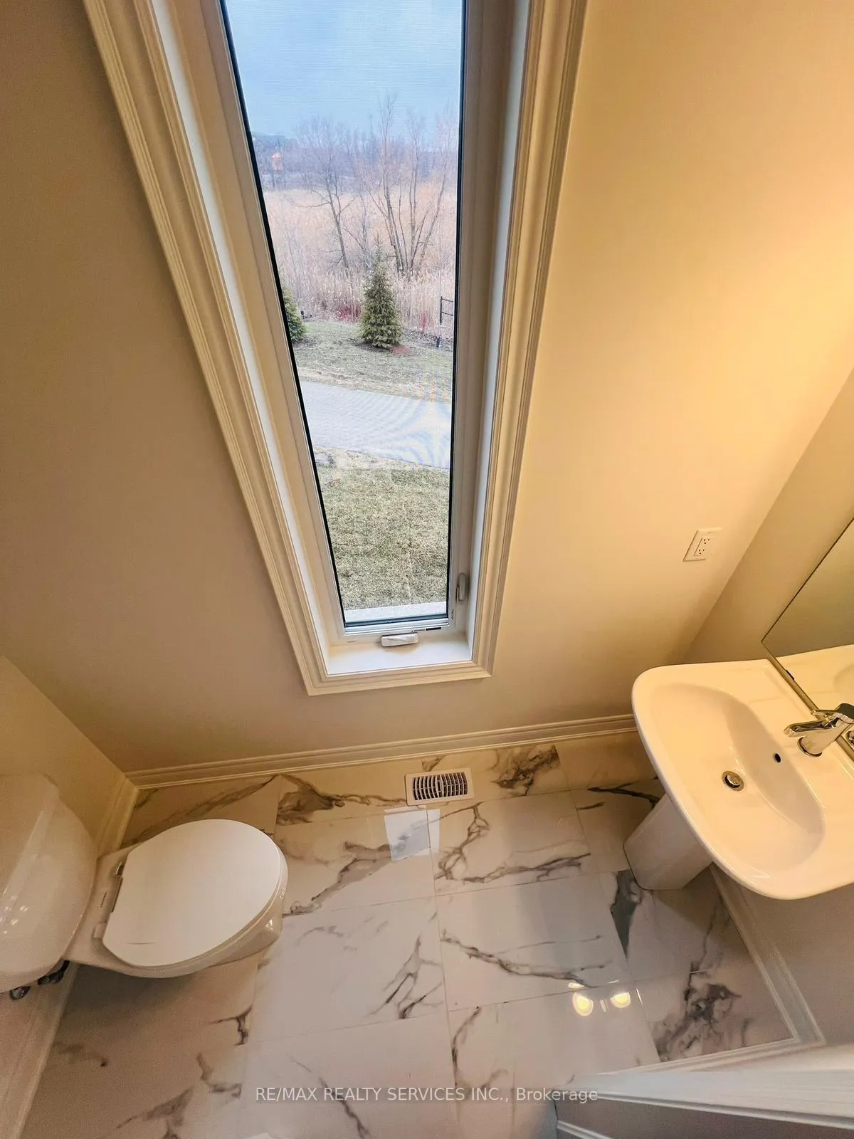 Photo 11 of 20 Falby Road, Brampton, Bram East — HOMEH