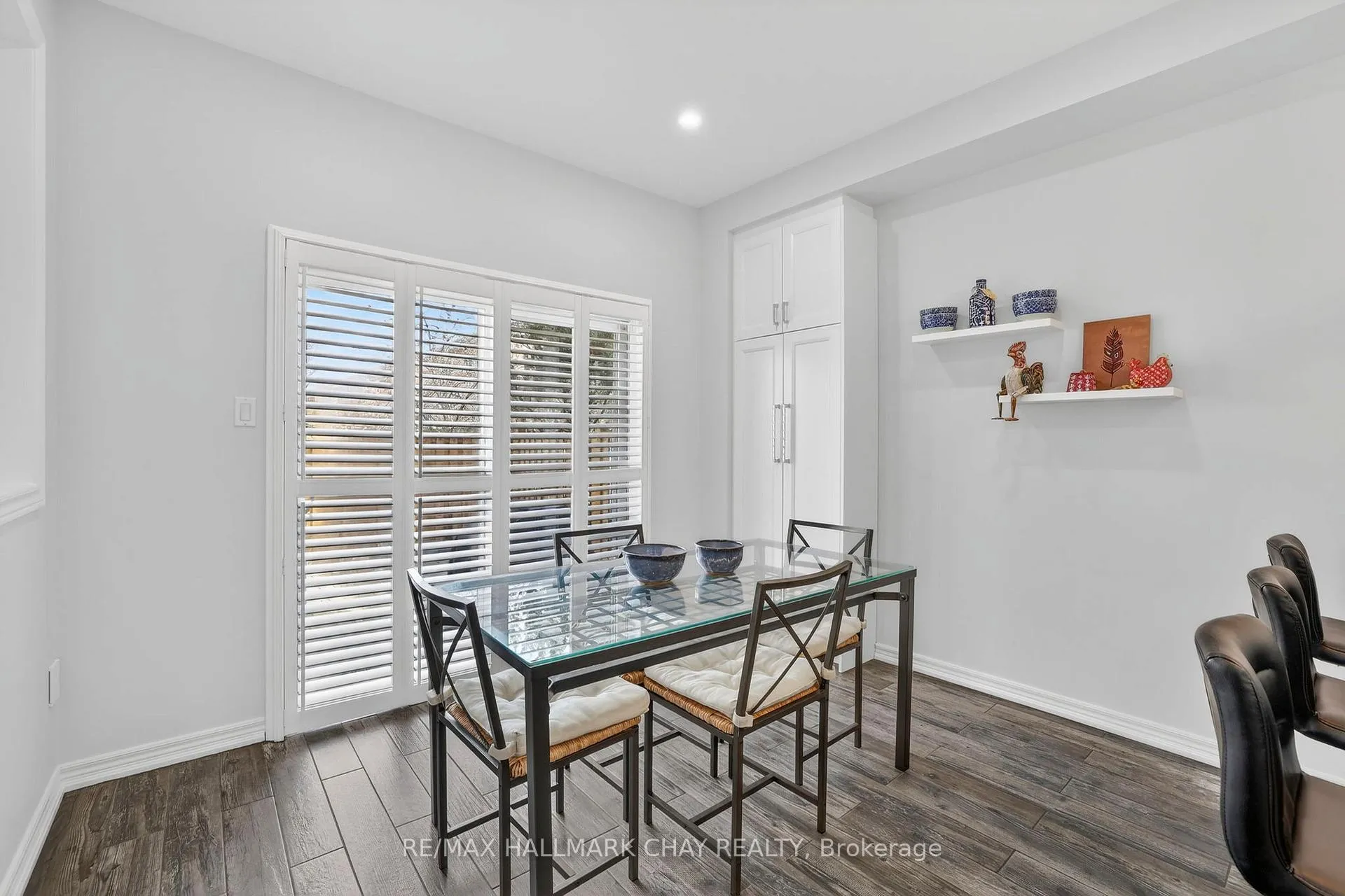 Photo 11 of 110 Birkshire Drive, Aurora, Bayview Wellington — HOMEH