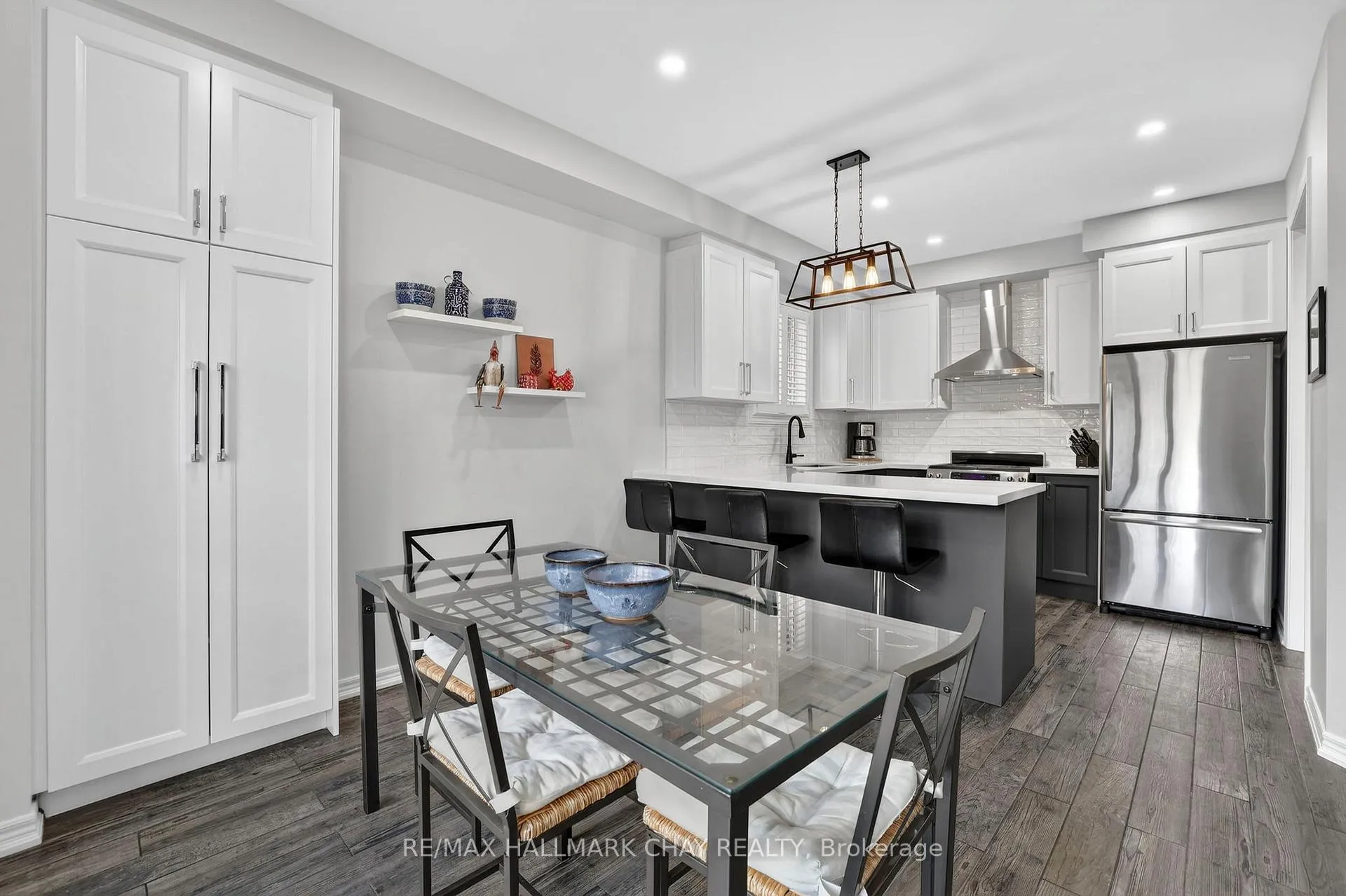 Photo 12 of 110 Birkshire Drive, Aurora, Bayview Wellington — HOMEH