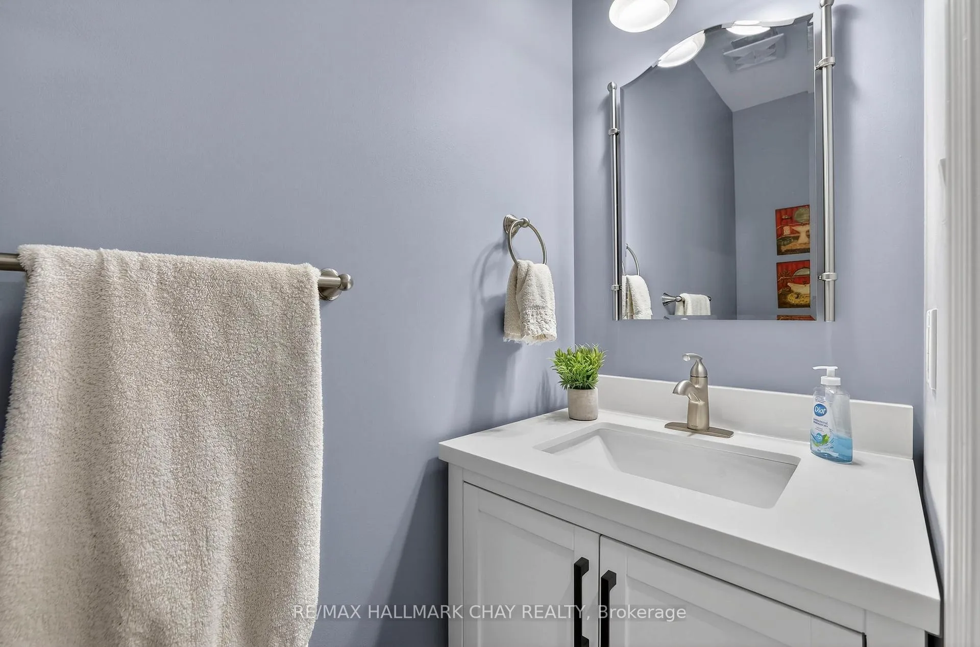 Photo 18 of 110 Birkshire Drive, Aurora, Bayview Wellington — HOMEH