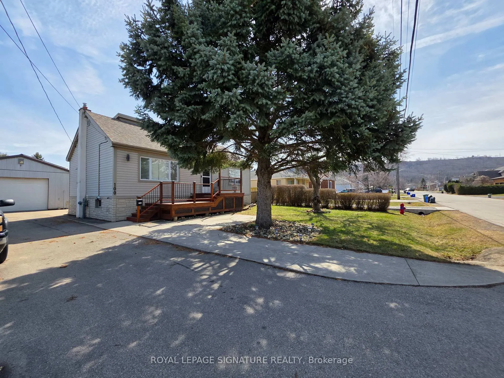 Photo 20 of Unit Upper Level, 100 Corman Avenue, Hamilton, Stoney Creek — HOMEH
