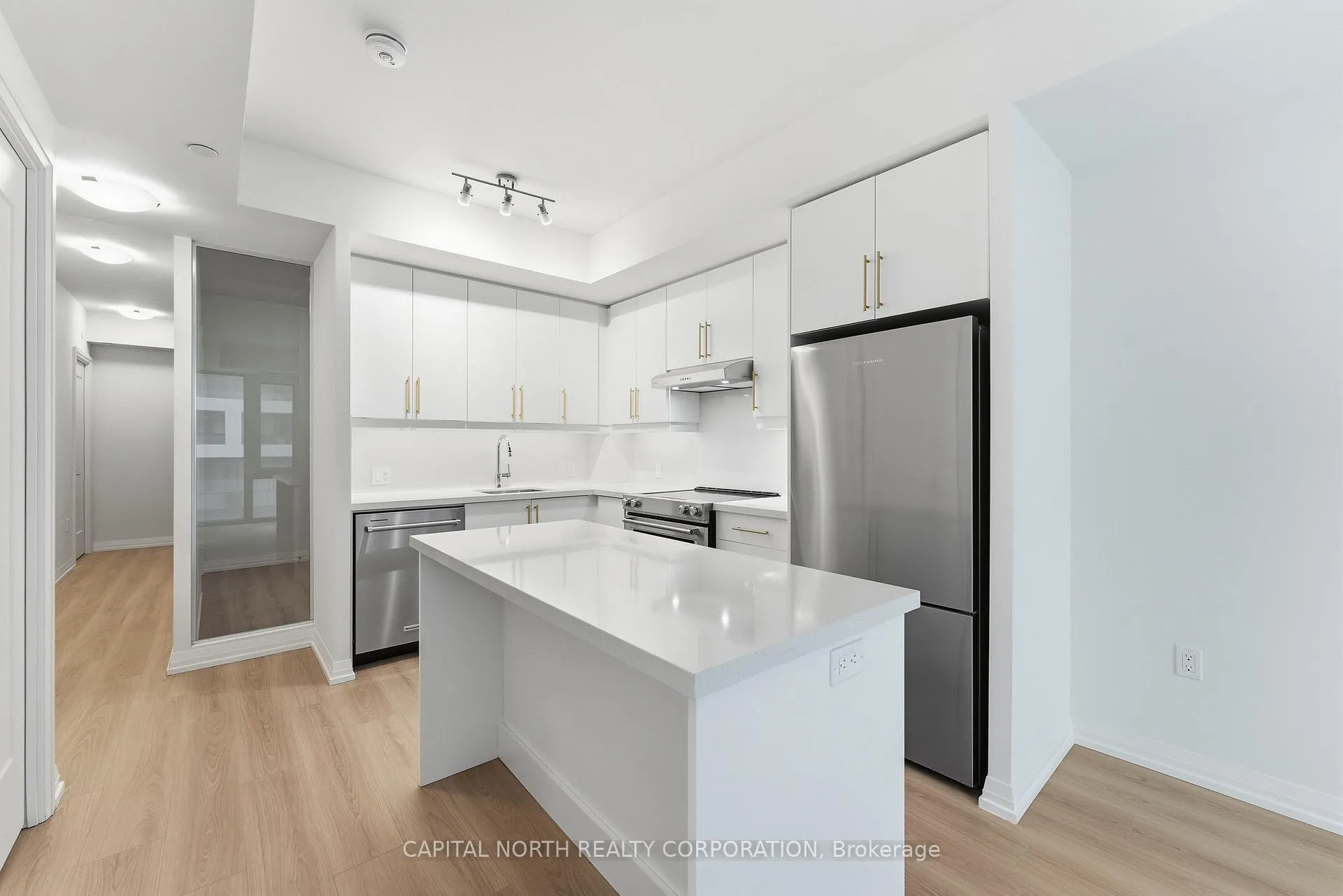 Photo 10 of Unit 305, 27 Korda Gate, Vaughan, Vellore Village — HOMEH