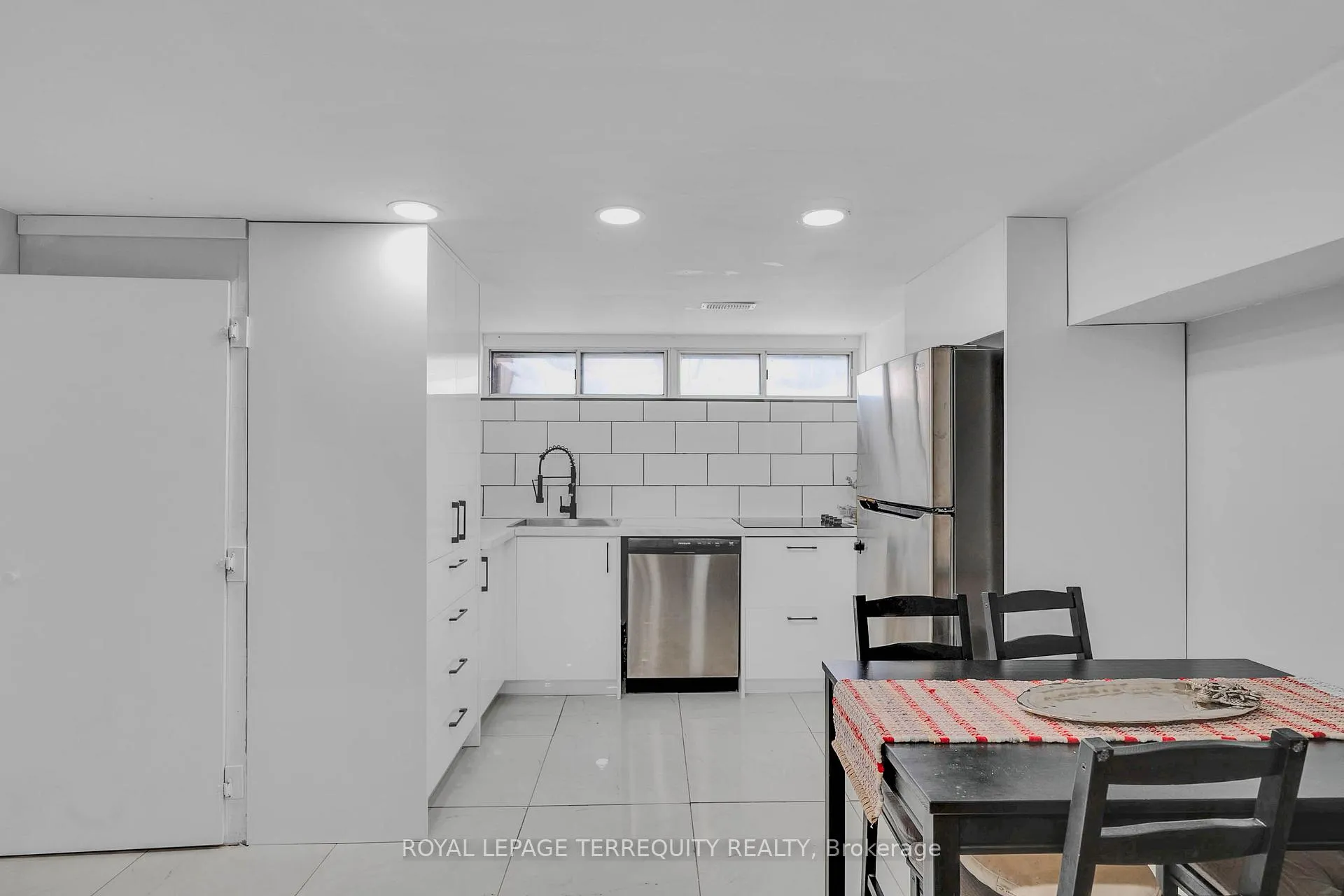 Photo 24 of 25 Bailey Crescent, Aurora, Aurora Highlands — HOMEH