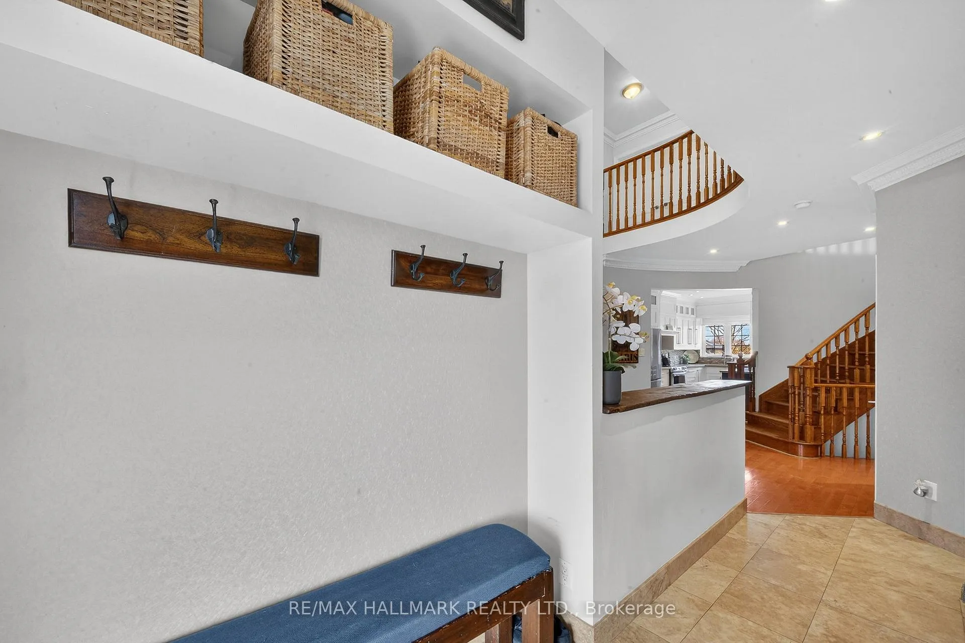 Photo 5 of 215 Vellore Woods Boulevard, Vaughan, Vellore Village — HOMEH