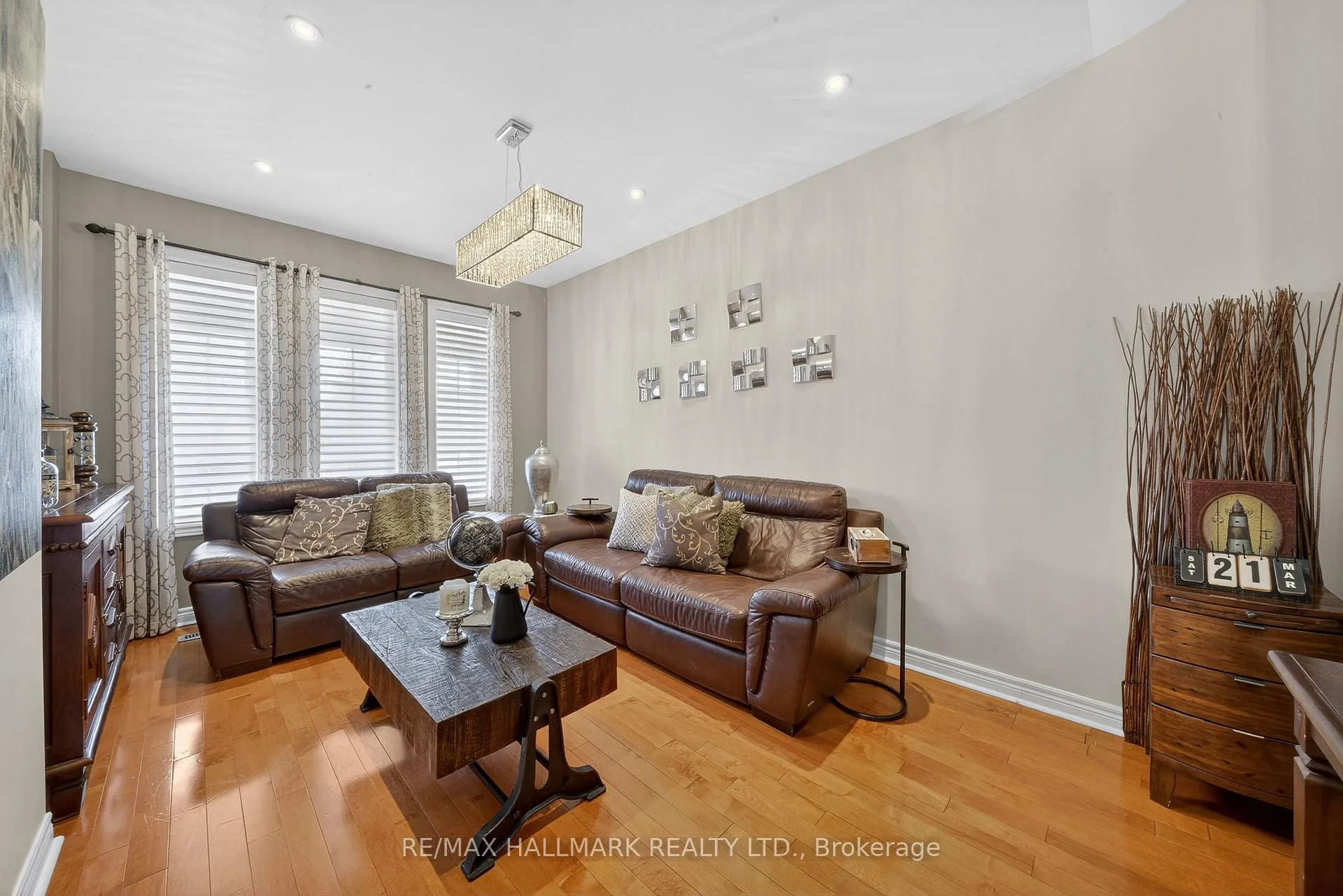 Photo 13 of 215 Vellore Woods Boulevard, Vaughan, Vellore Village — HOMEH