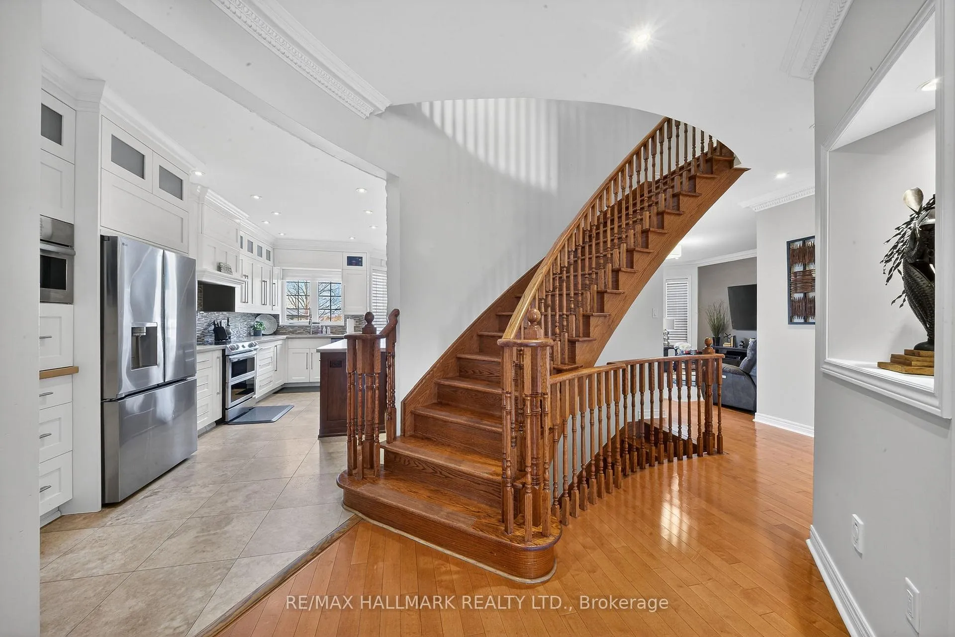 Photo 17 of 215 Vellore Woods Boulevard, Vaughan, Vellore Village — HOMEH