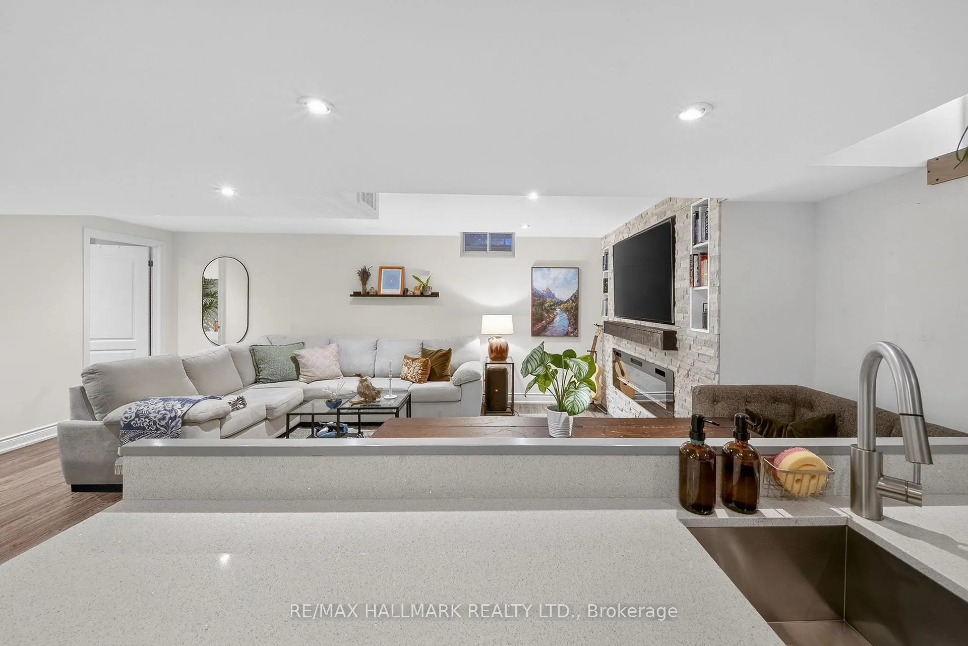 Photo 43 of 215 Vellore Woods Boulevard, Vaughan, Vellore Village — HOMEH