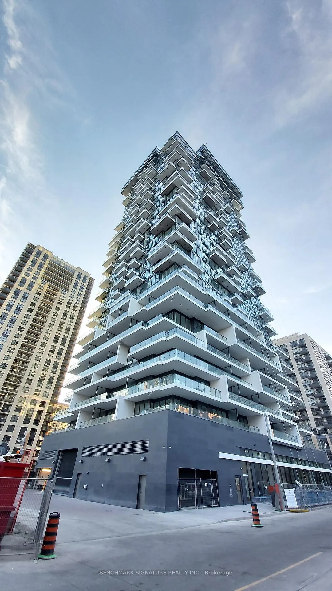 Front of Unit 1502, 77 Shuter Street