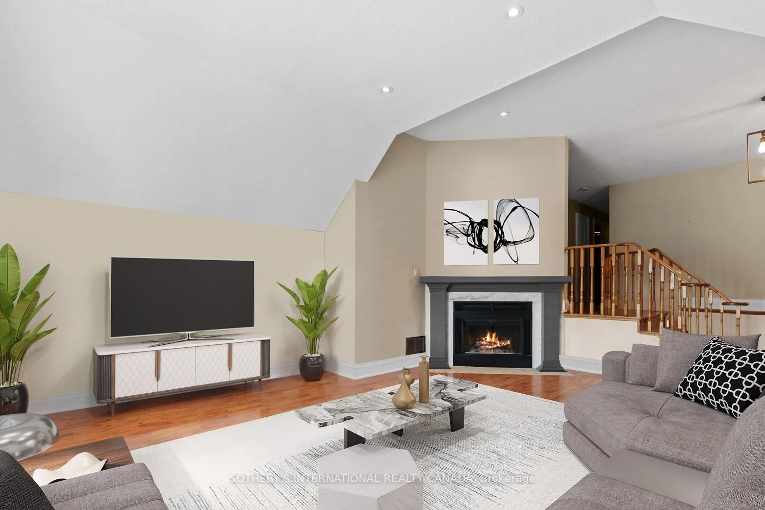 Photo 2 of 388 Brownridge Drive, Vaughan, Brownridge — HOMEH