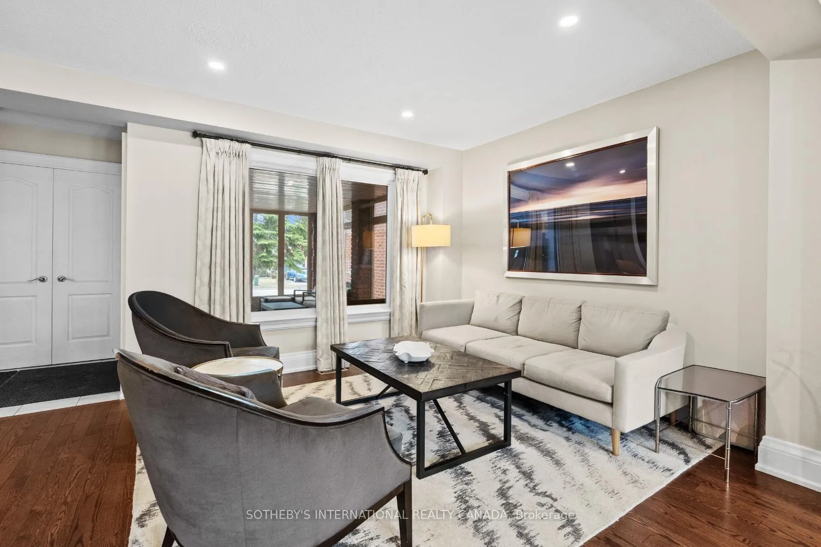 Photo 4 of 388 Brownridge Drive, Vaughan, Brownridge — HOMEH
