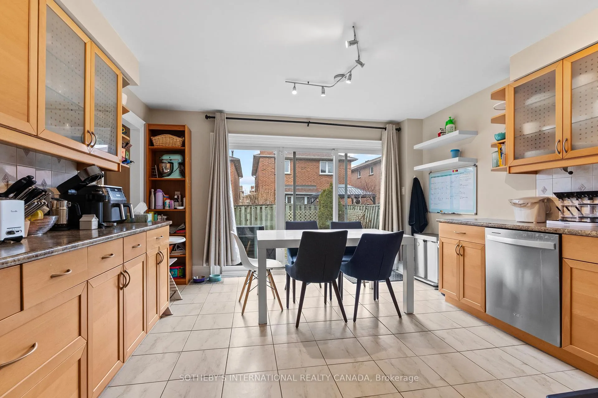 Photo 19 of 388 Brownridge Drive, Vaughan, Brownridge — HOMEH