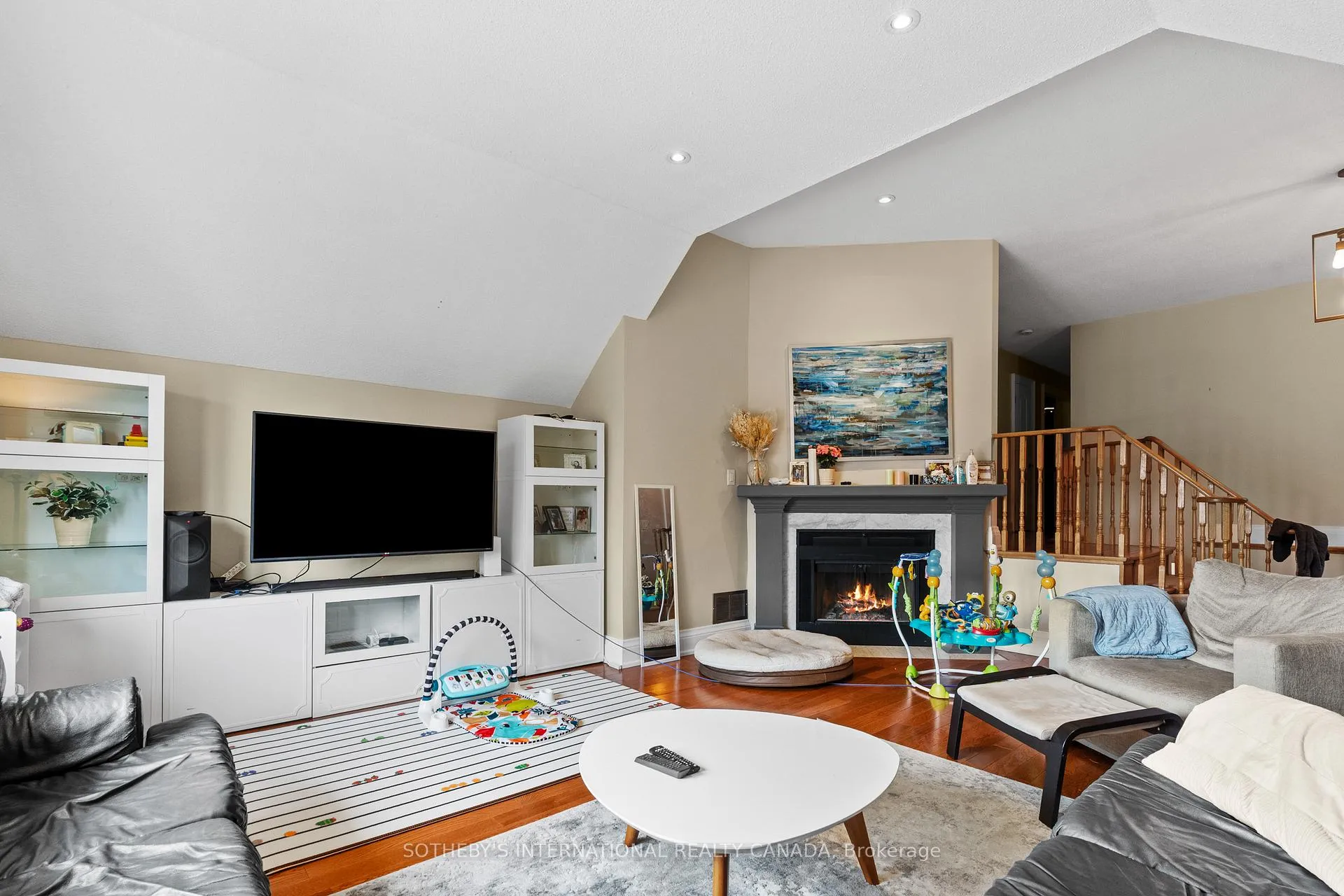 Photo 23 of 388 Brownridge Drive, Vaughan, Brownridge — HOMEH
