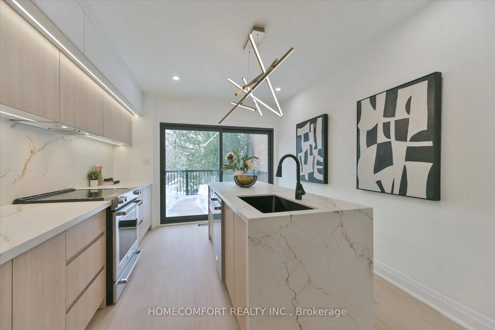 Photo 11 of 192 Waverley Road, Toronto, The Beaches — HOMEH