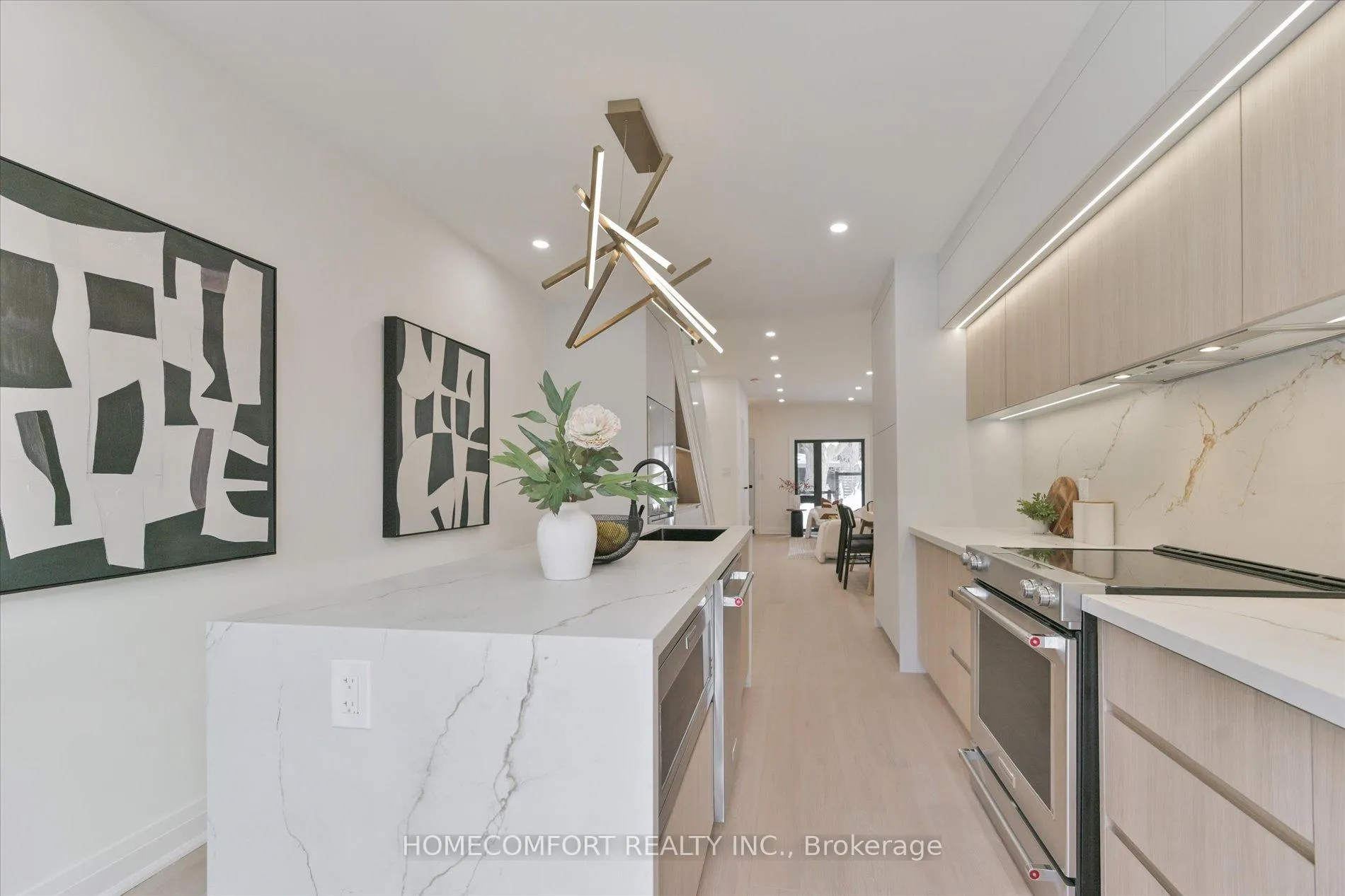 Photo 12 of 192 Waverley Road, Toronto, The Beaches — HOMEH