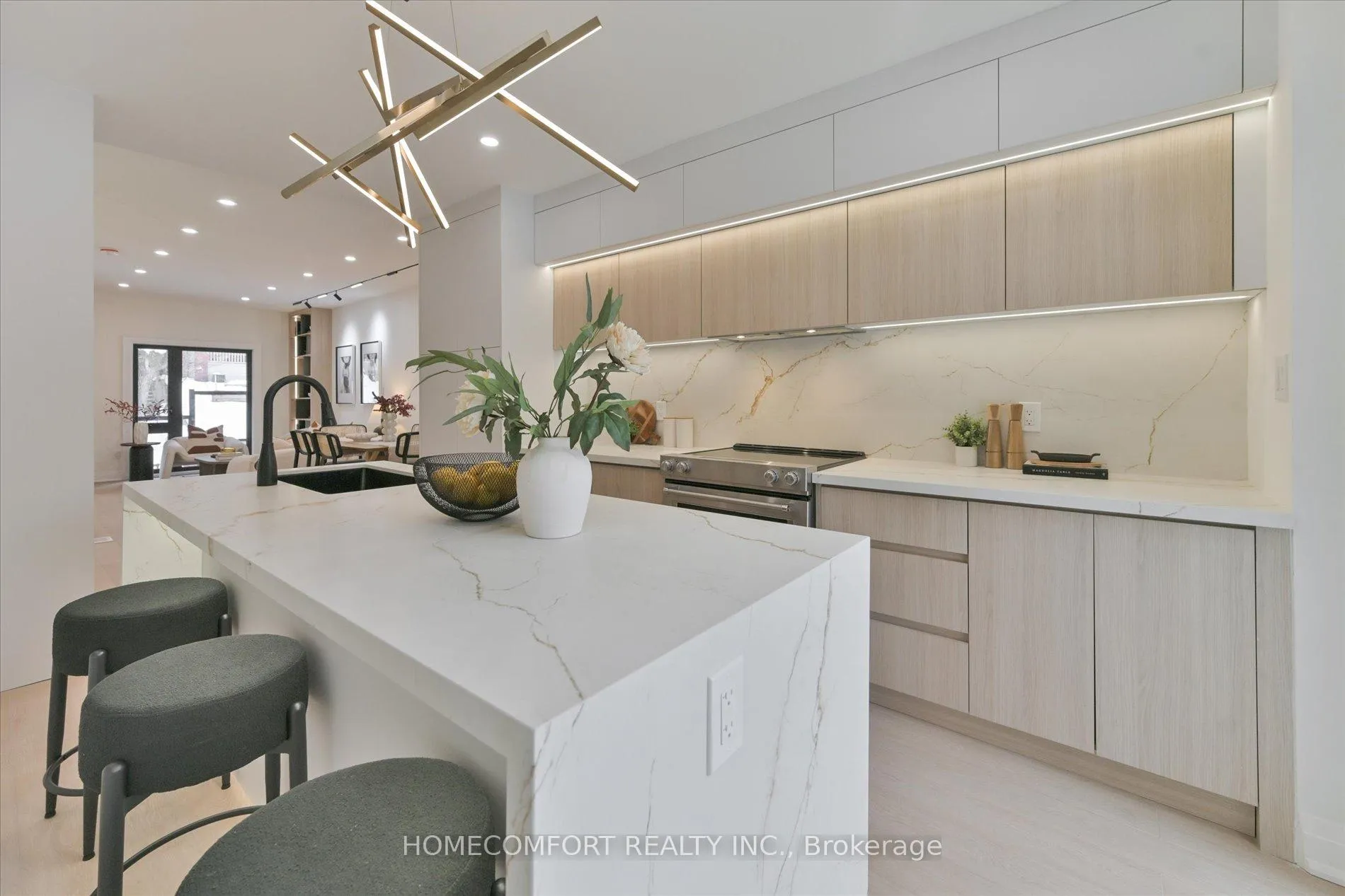 Photo 14 of 192 Waverley Road, Toronto, The Beaches — HOMEH