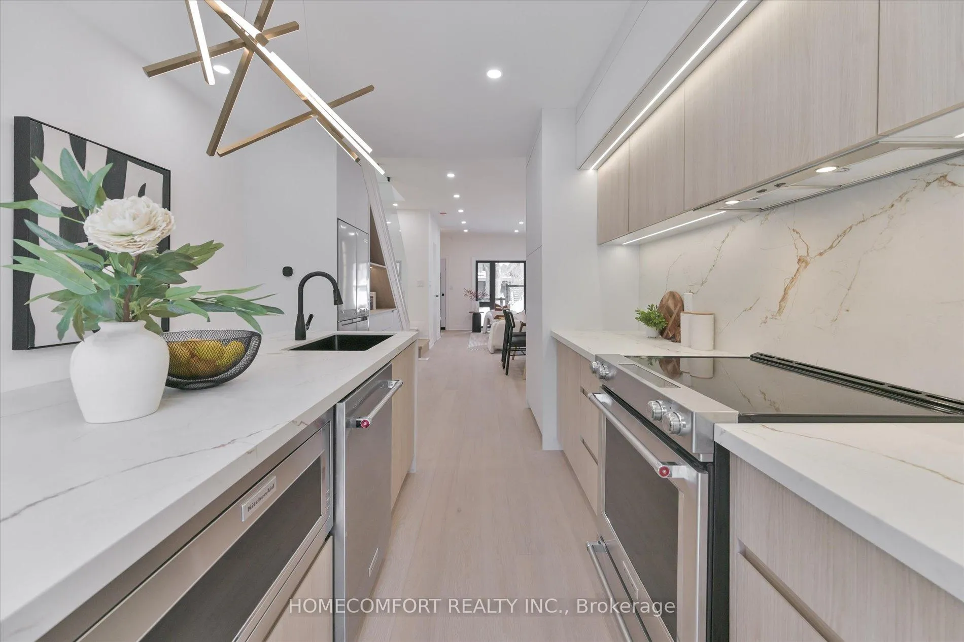 Photo 15 of 192 Waverley Road, Toronto, The Beaches — HOMEH
