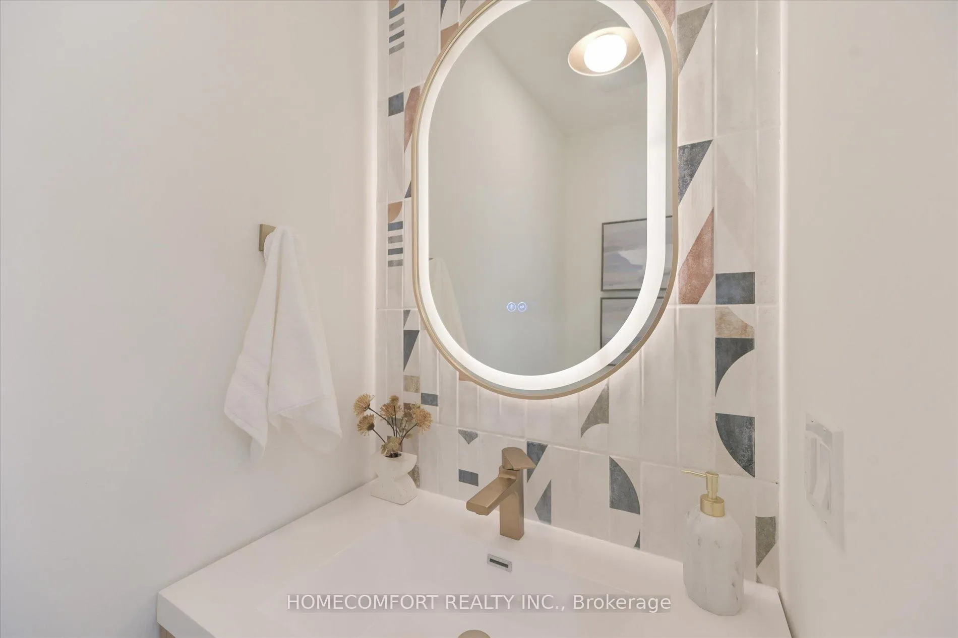 Photo 18 of 192 Waverley Road, Toronto, The Beaches — HOMEH