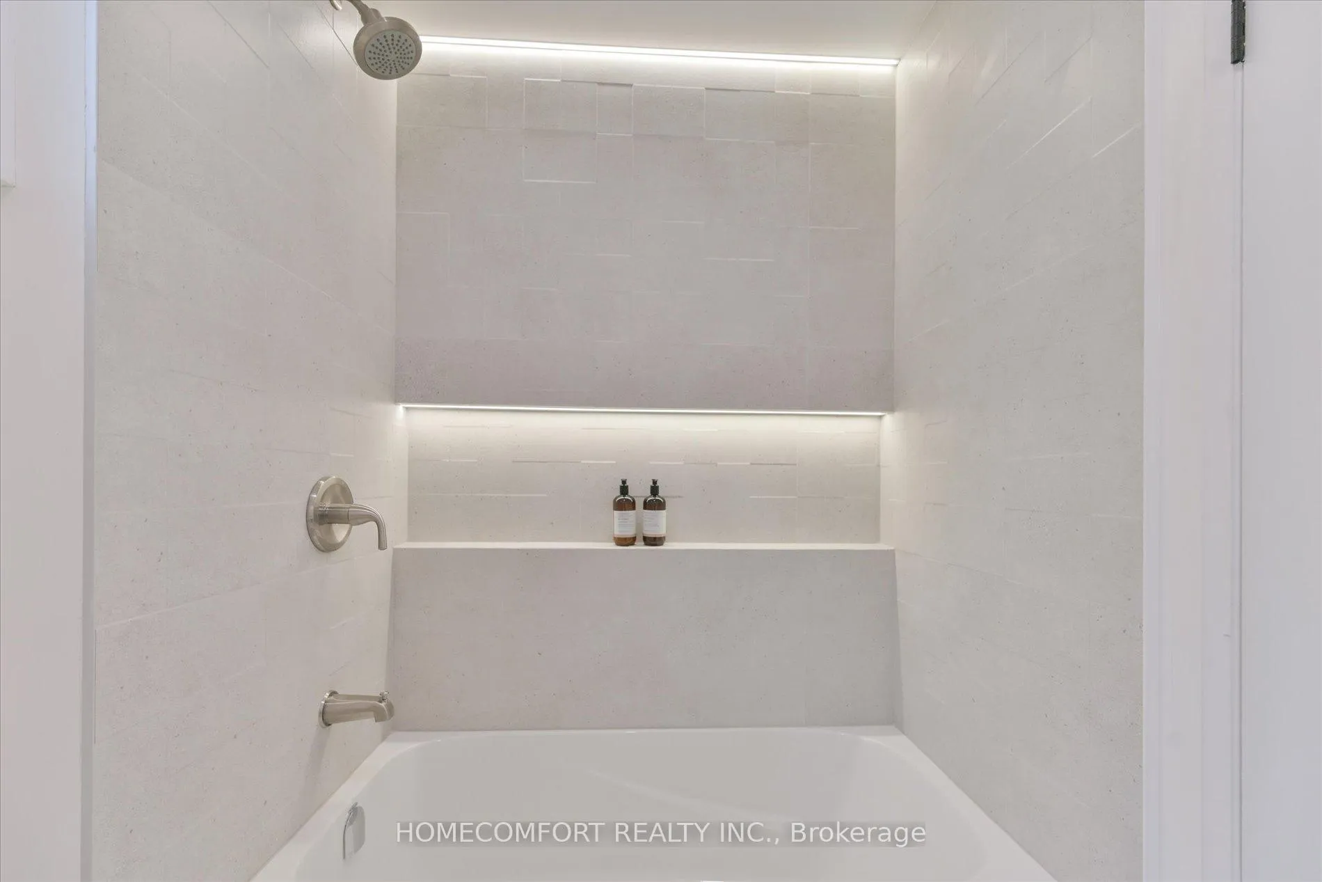 Photo 28 of 192 Waverley Road, Toronto, The Beaches — HOMEH