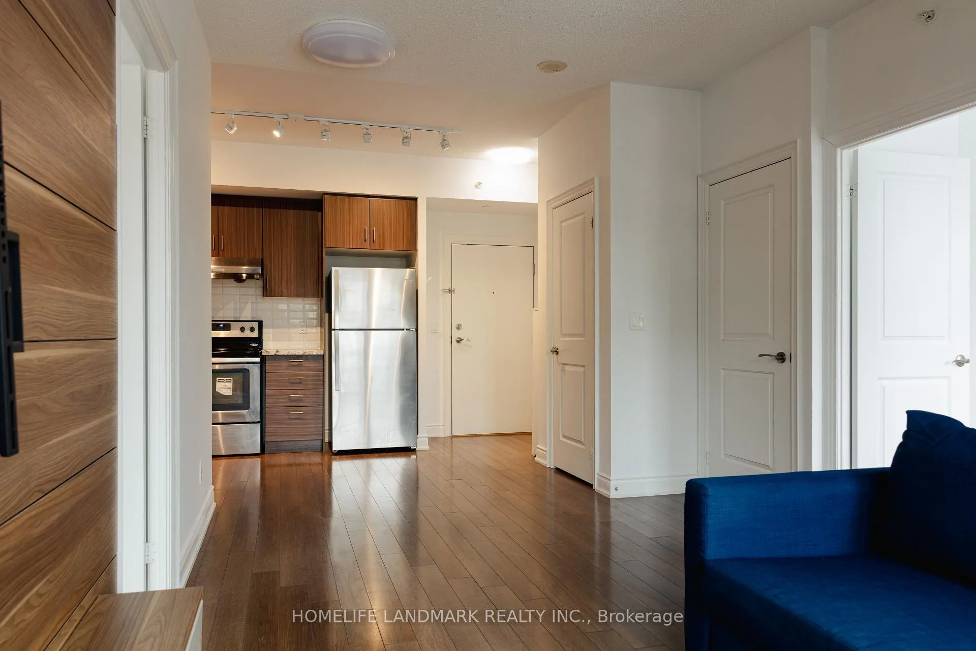 Photo 5 of Unit 716, 38 Cedarland Drive, Markham, Unionville — HOMEH