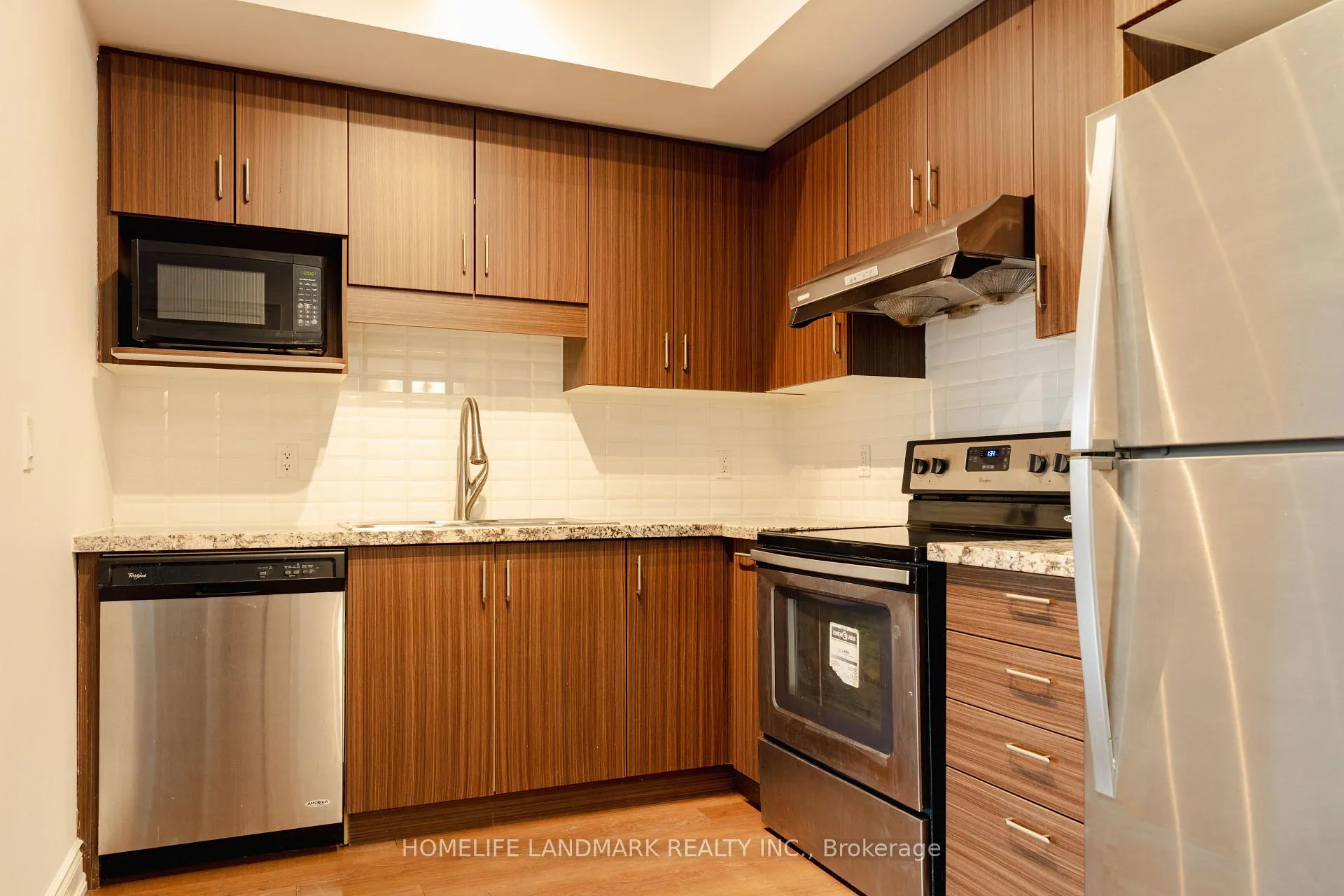 Photo 8 of Unit 716, 38 Cedarland Drive, Markham, Unionville — HOMEH