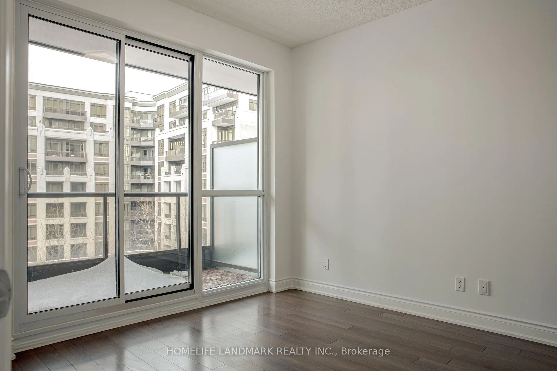 Photo 10 of Unit 716, 38 Cedarland Drive, Markham, Unionville — HOMEH