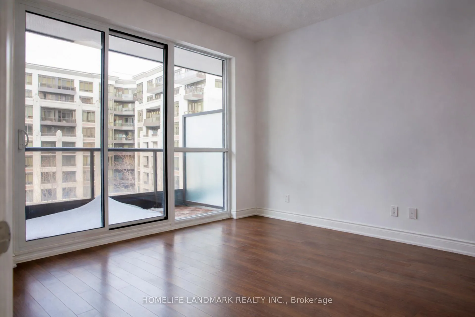 Photo 11 of Unit 716, 38 Cedarland Drive, Markham, Unionville — HOMEH