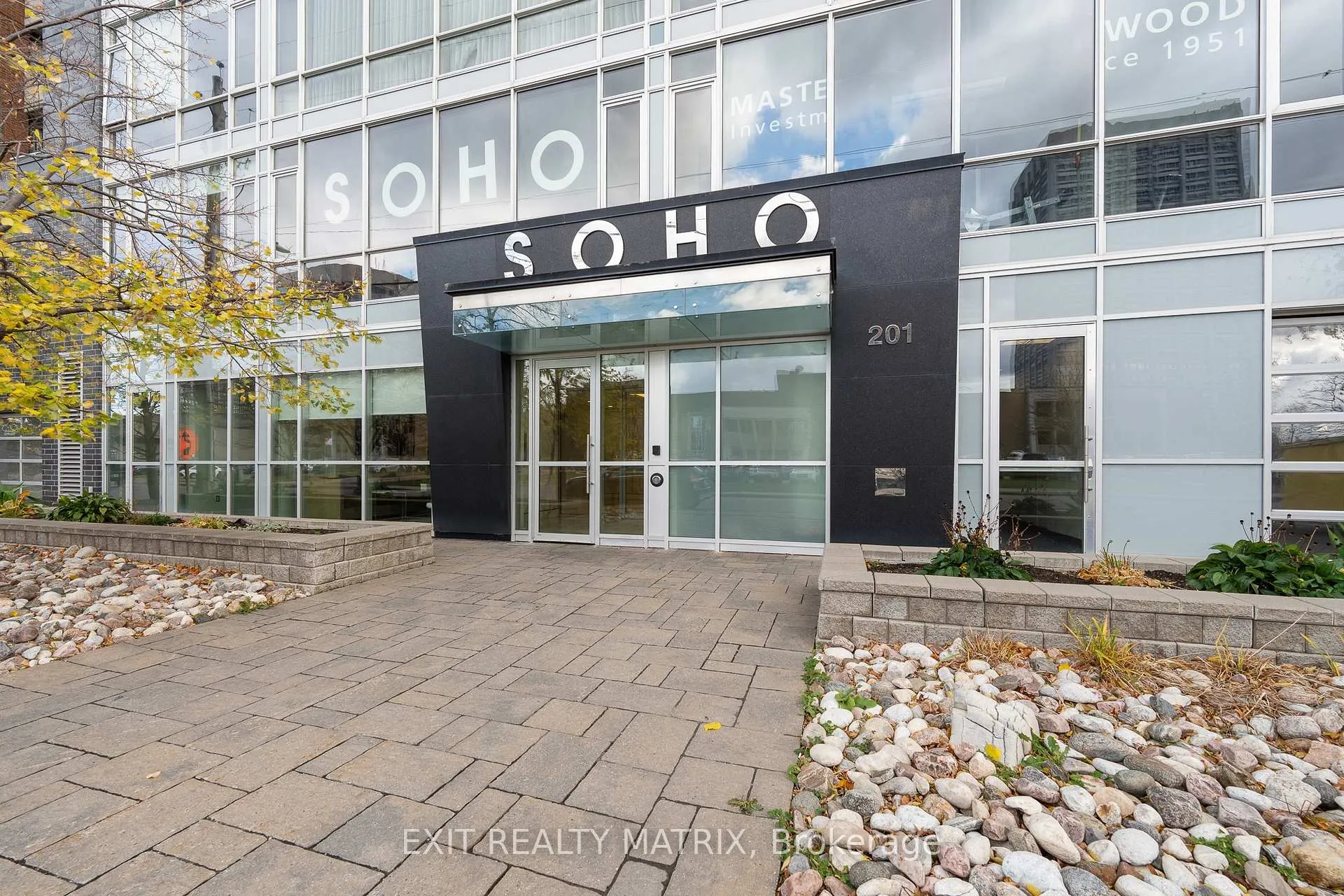 Front of Unit 903, 201 Parkdale Avenue