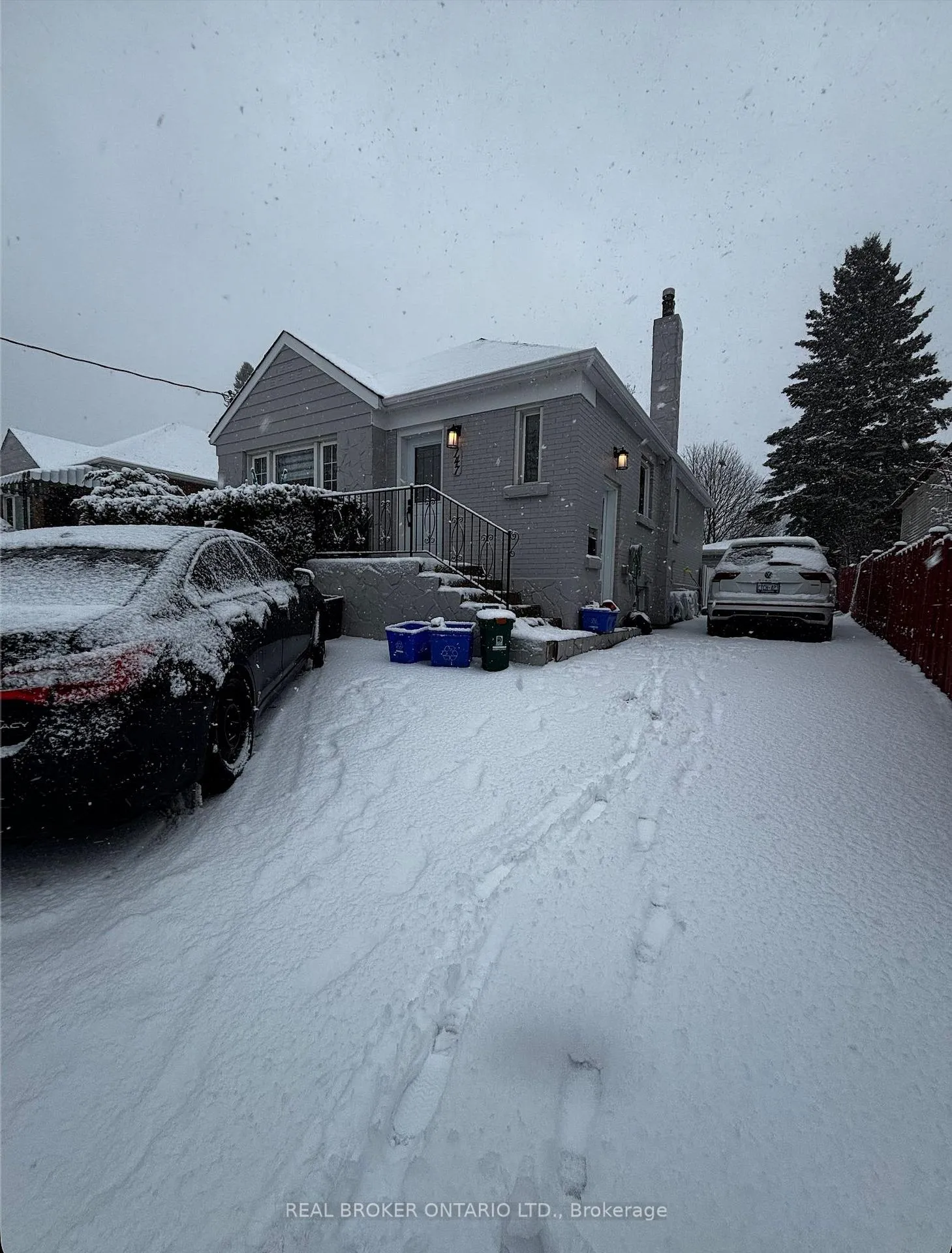 Front of Unit Lower, 147 Lasalle Avenue