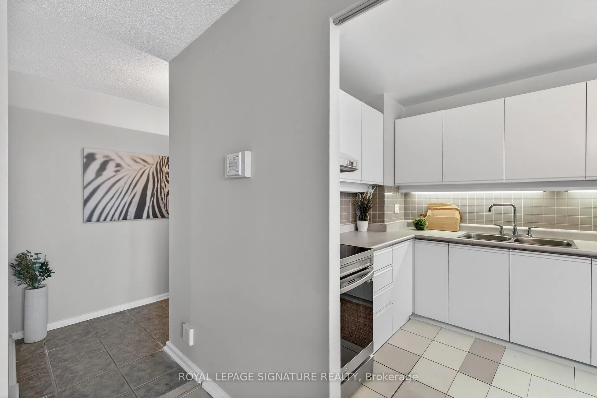 Photo 12 of Unit 1202, 725 Don Mills Road, Toronto, Flemingdon Park — HOMEH