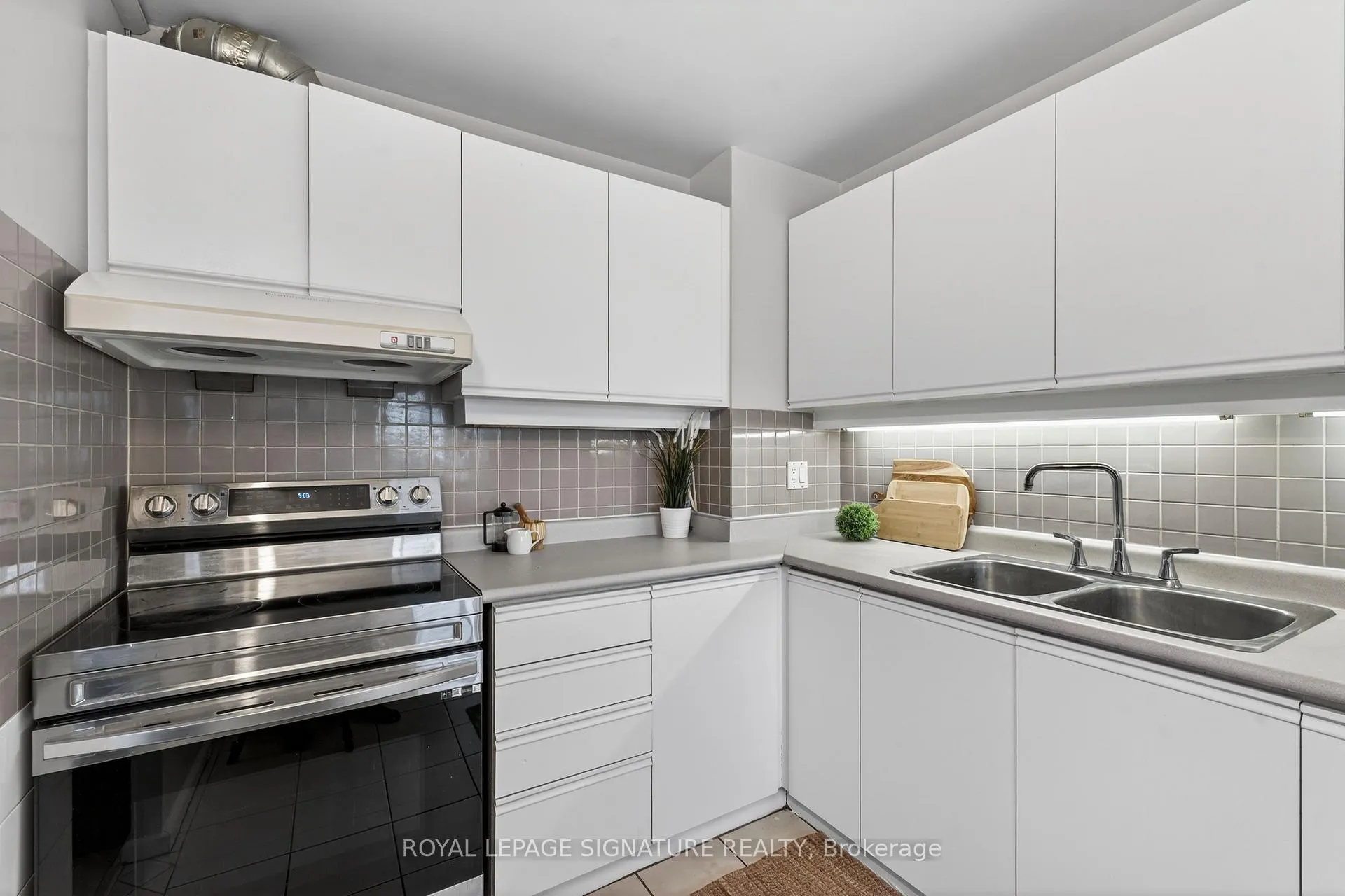 Photo 16 of Unit 1202, 725 Don Mills Road, Toronto, Flemingdon Park — HOMEH