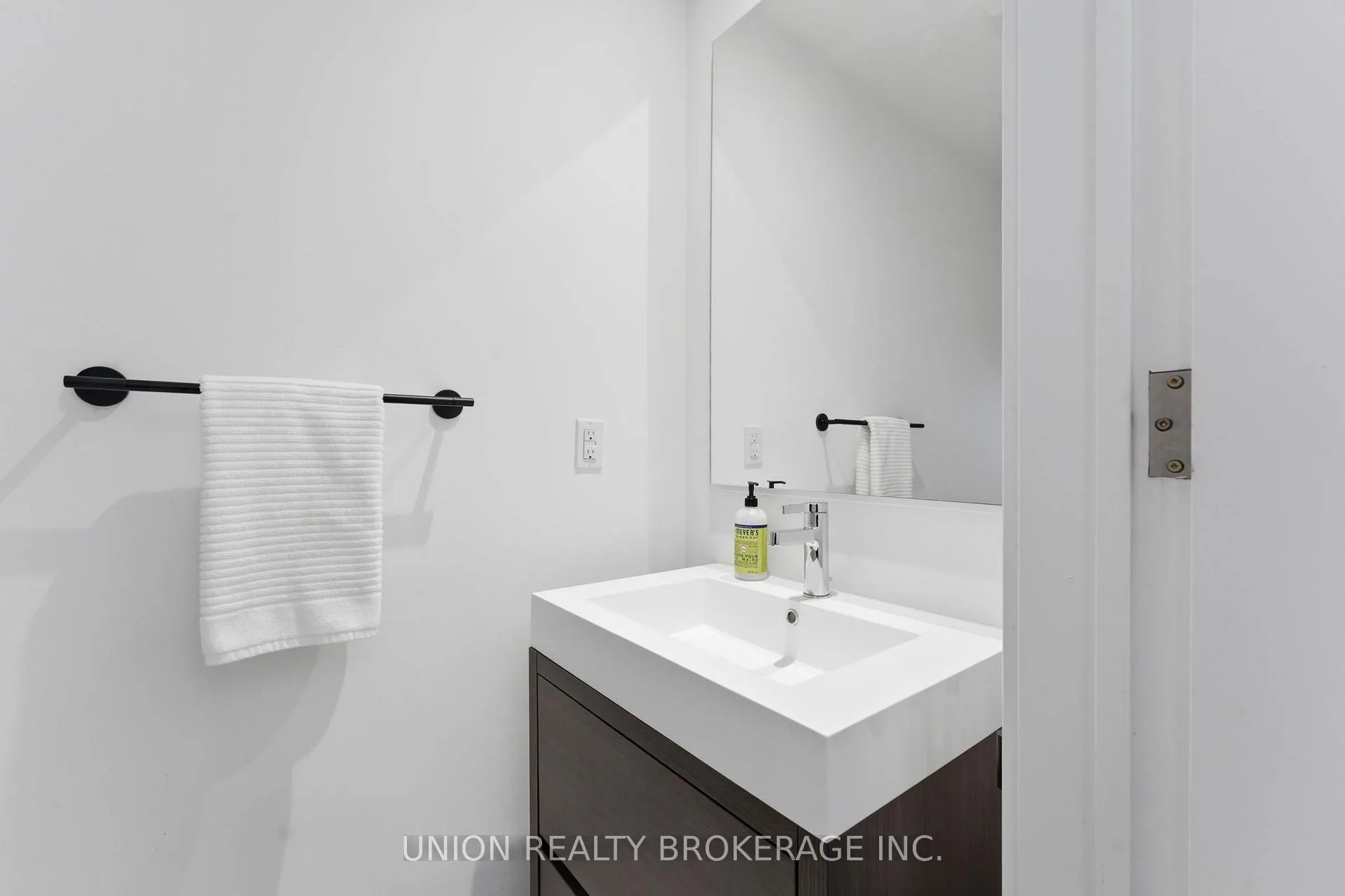 Photo 15 of 3 Vince Avenue, Toronto, Woodbine Corridor — HOMEH