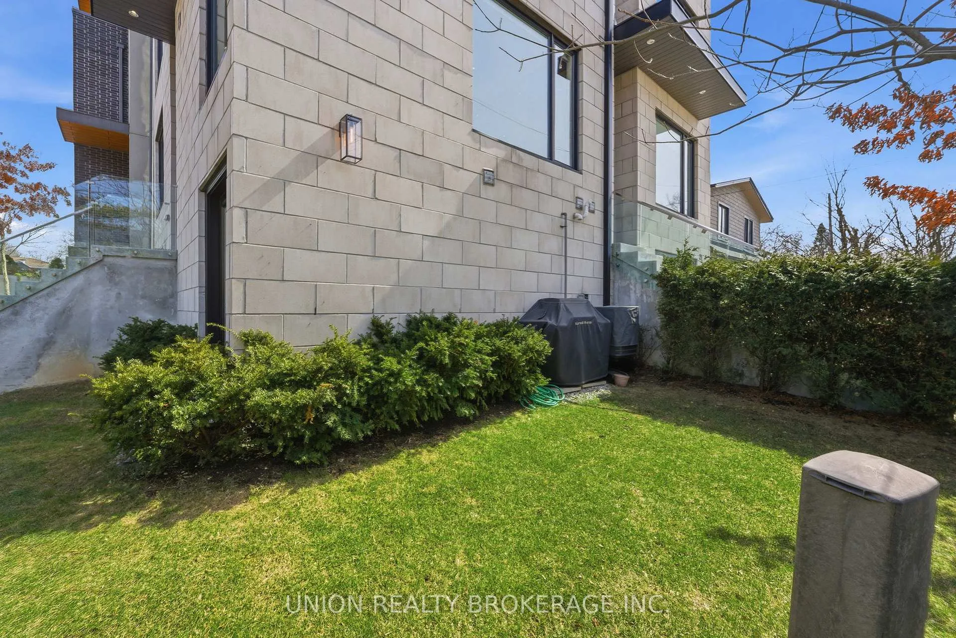 Photo 38 of 3 Vince Avenue, Toronto, Woodbine Corridor — HOMEH