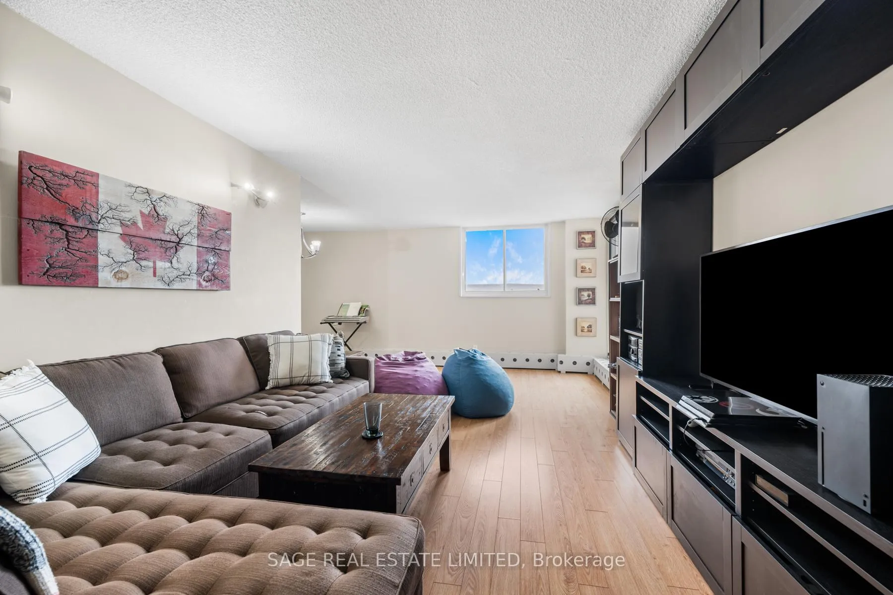 Photo 2 of Unit 802, 975 Warwick Court, Burlington, LaSalle — HOMEH
