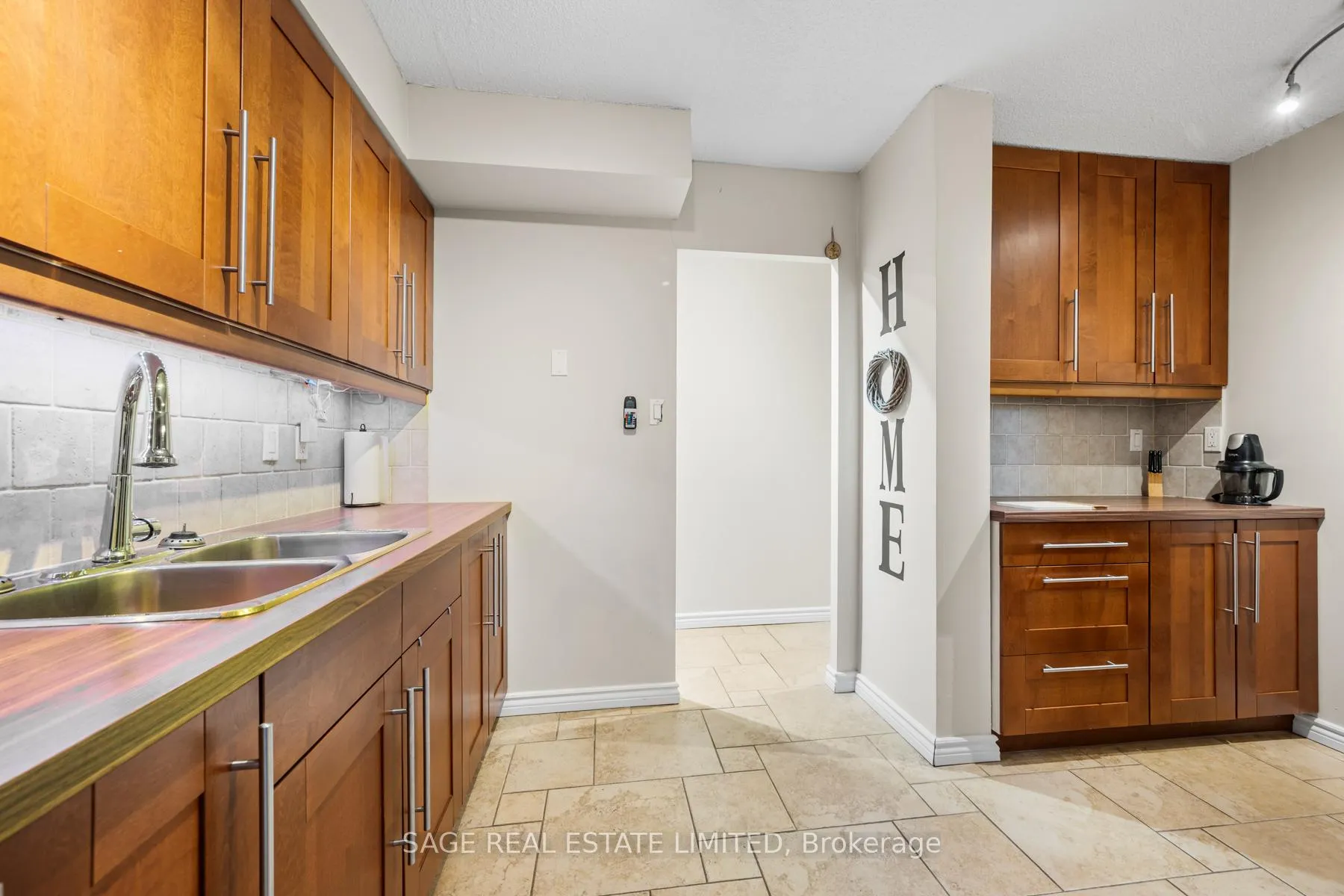 Photo 10 of Unit 802, 975 Warwick Court, Burlington, LaSalle — HOMEH