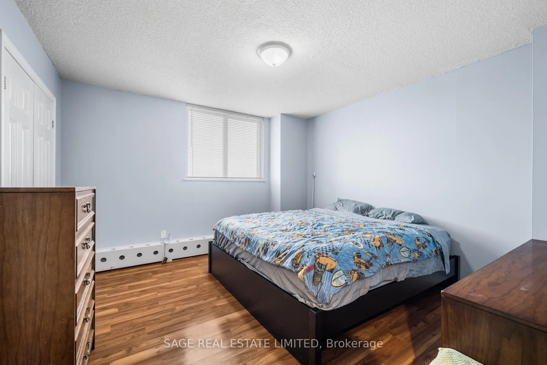 Photo 21 of Unit 802, 975 Warwick Court, Burlington, LaSalle — HOMEH