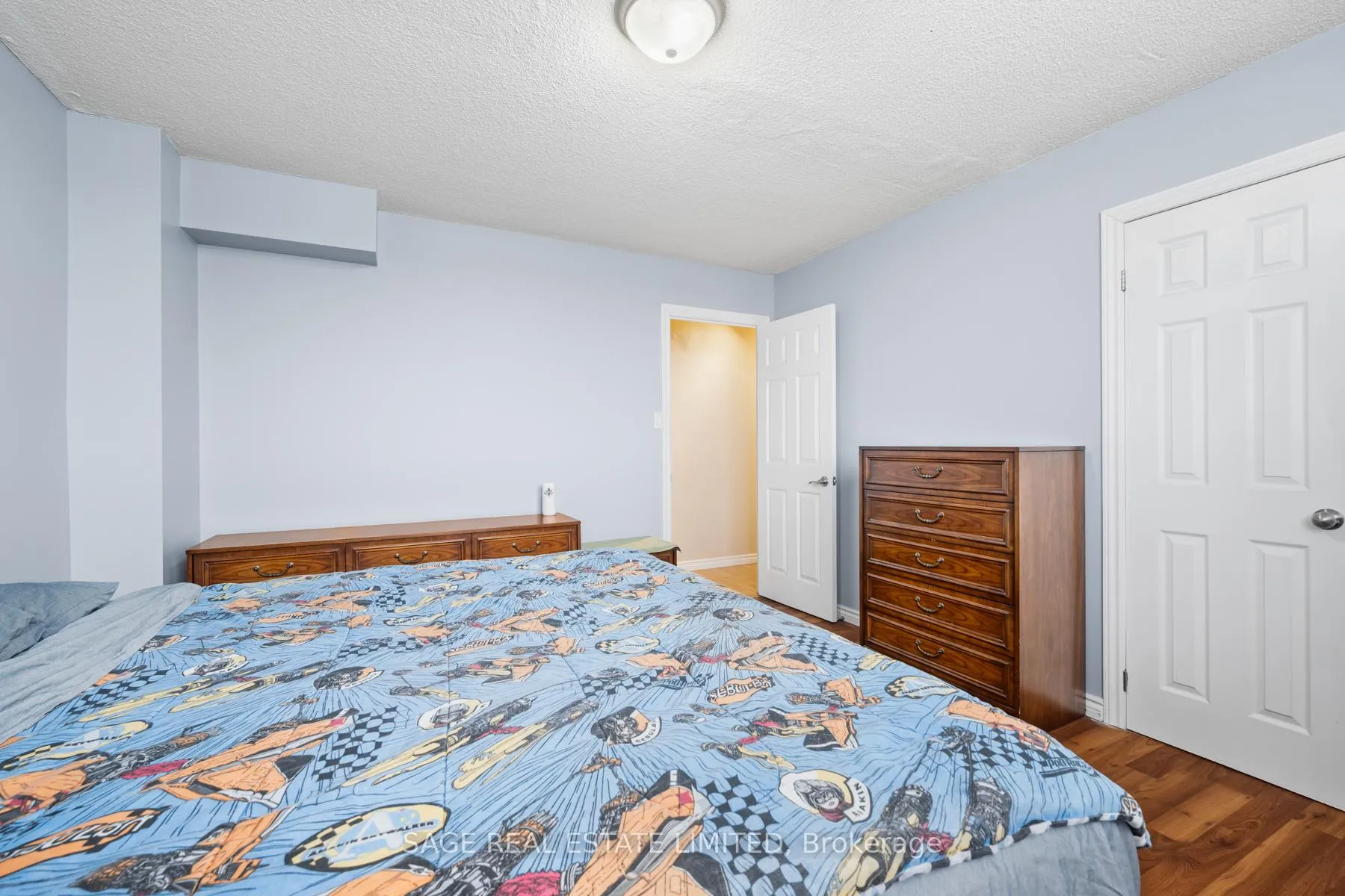 Photo 24 of Unit 802, 975 Warwick Court, Burlington, LaSalle — HOMEH