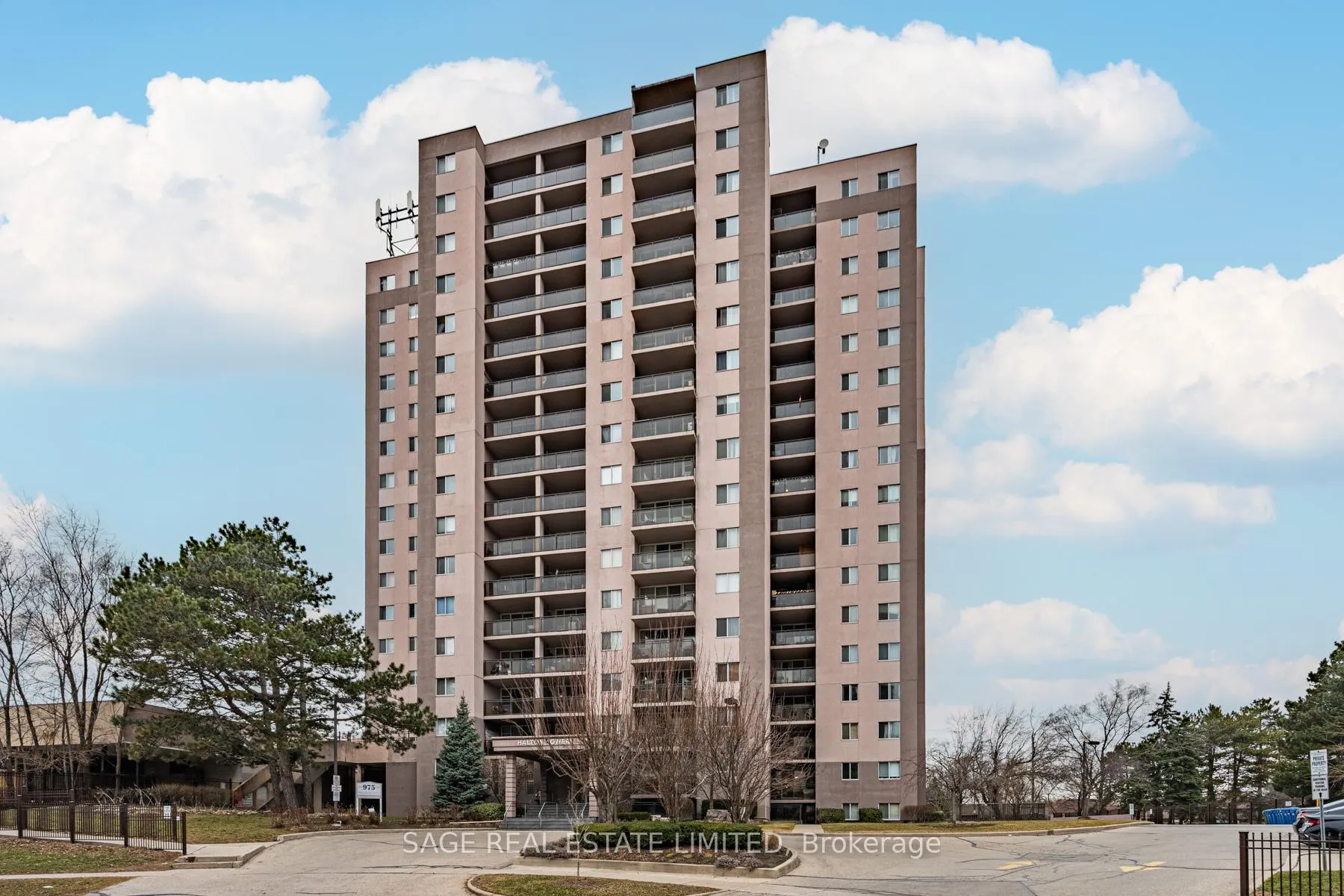 Photo 34 of Unit 802, 975 Warwick Court, Burlington, LaSalle — HOMEH