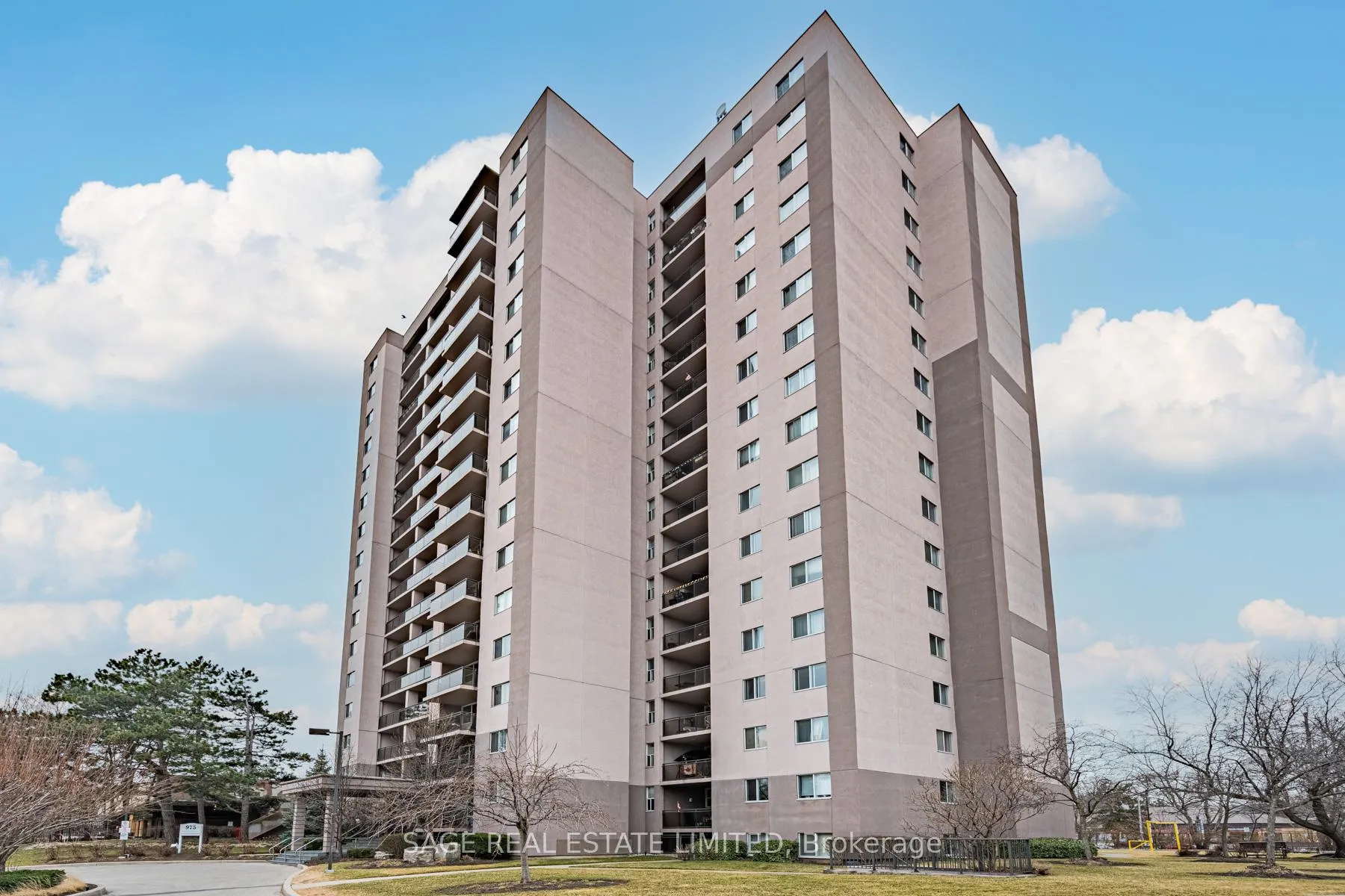 Photo 35 of Unit 802, 975 Warwick Court, Burlington, LaSalle — HOMEH