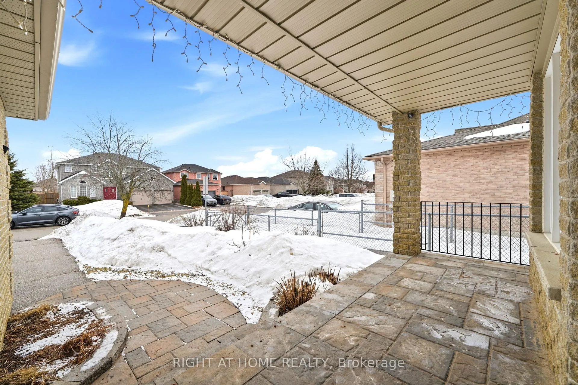 Photo 4 of 68 Kraus Road, Barrie, Edgehill Drive — HOMEH