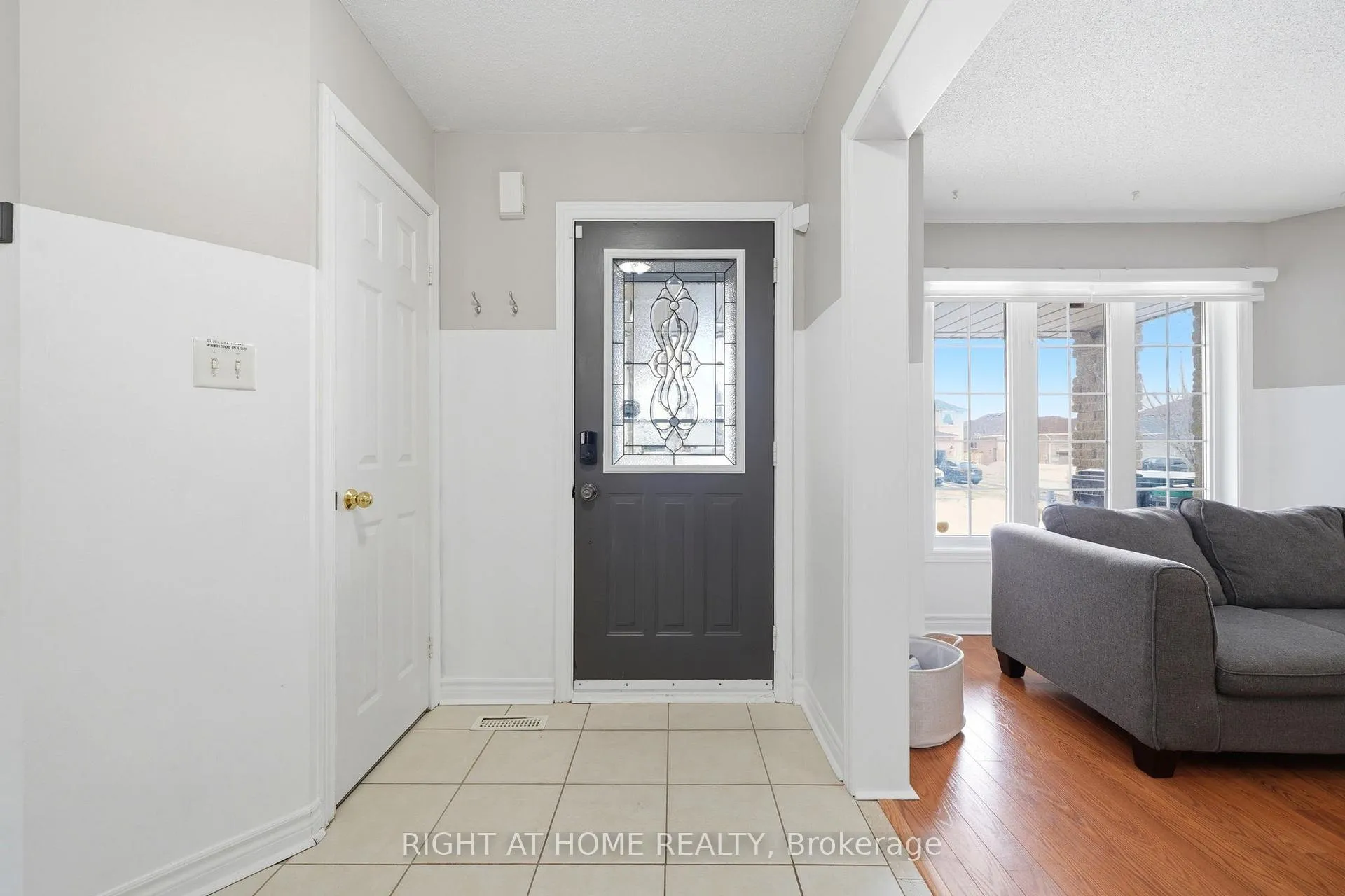 Photo 6 of 68 Kraus Road, Barrie, Edgehill Drive — HOMEH